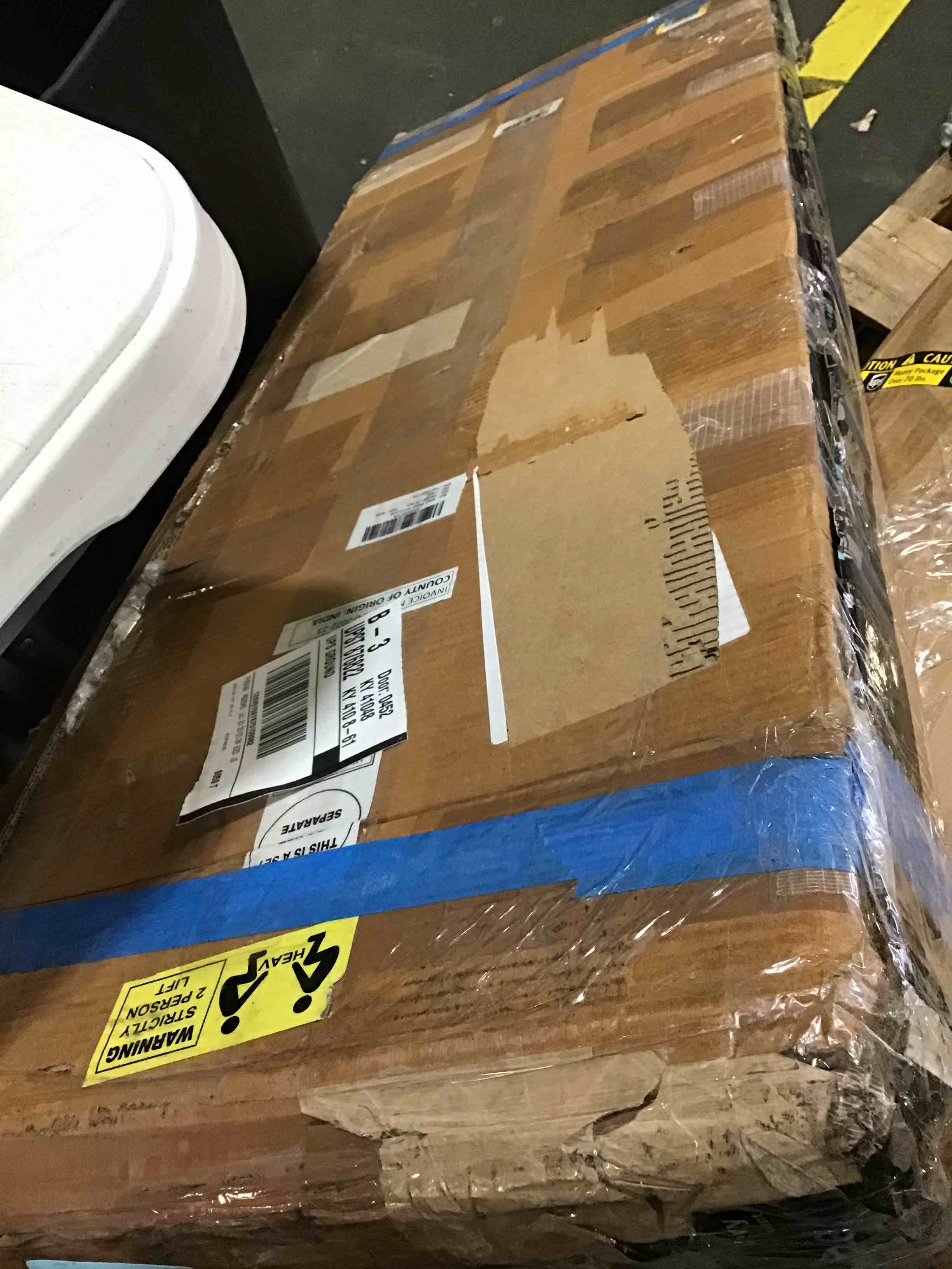 https://s3.amazonaws.com/lotting-images-prod/bidfta/BLU5328357_1692283650805.jpeg