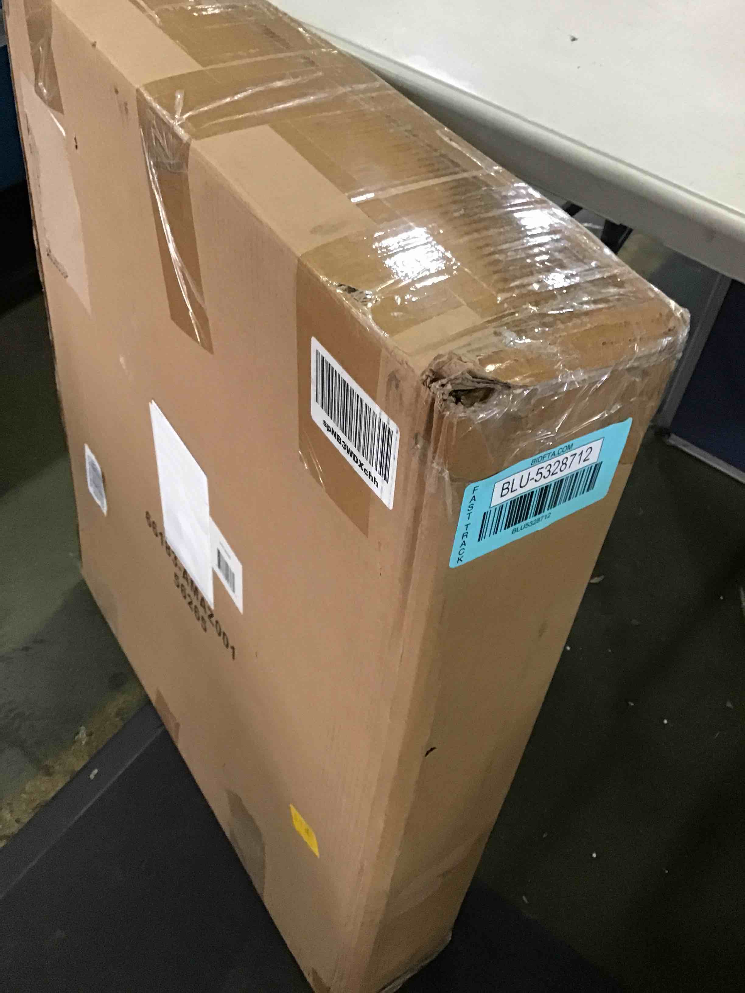 https://s3.amazonaws.com/lotting-images-prod/bidfta/BLU5328712_1691582997712.jpeg