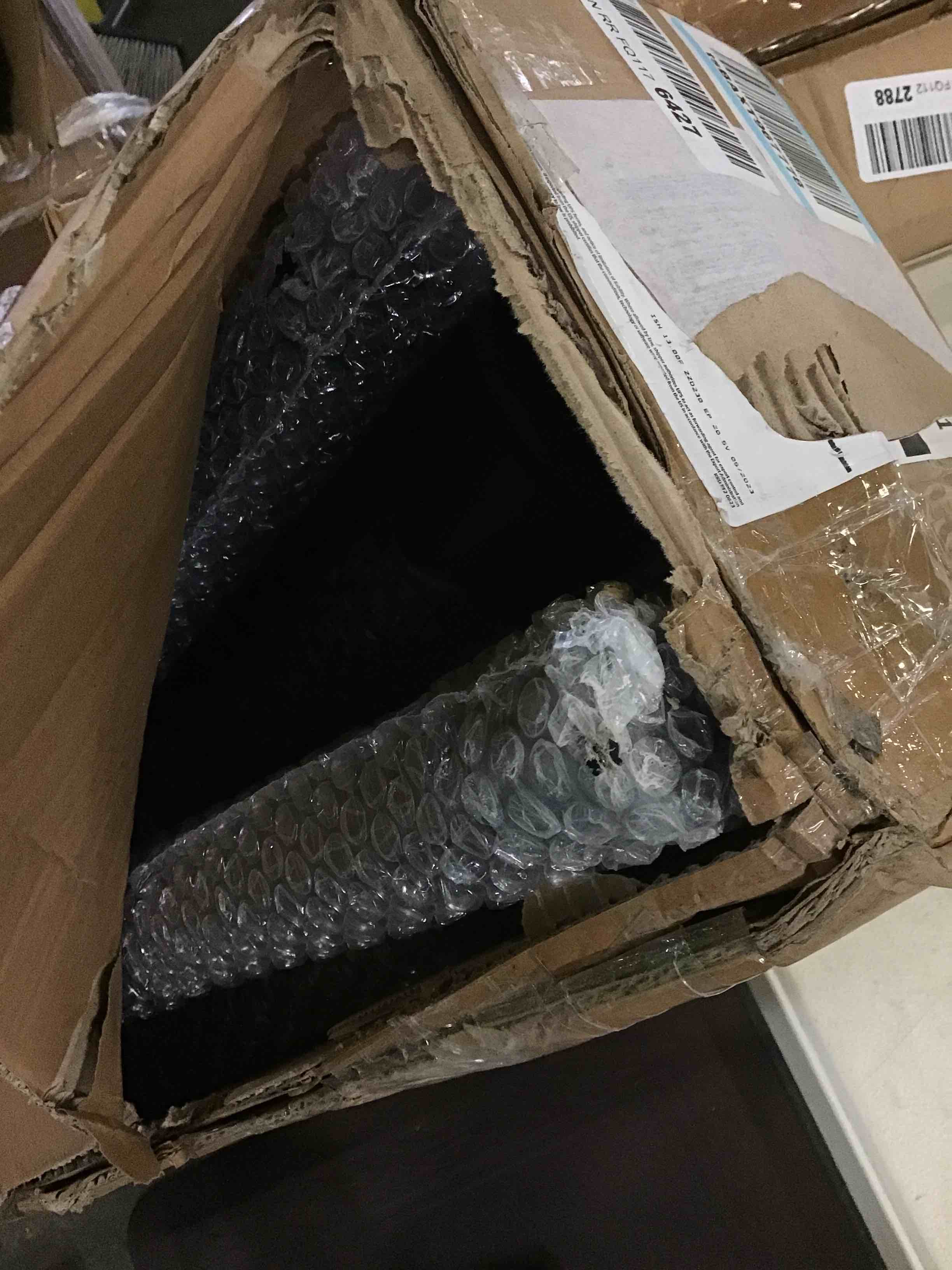 https://s3.amazonaws.com/lotting-images-prod/bidfta/BLU5330082_1692111477847.jpeg