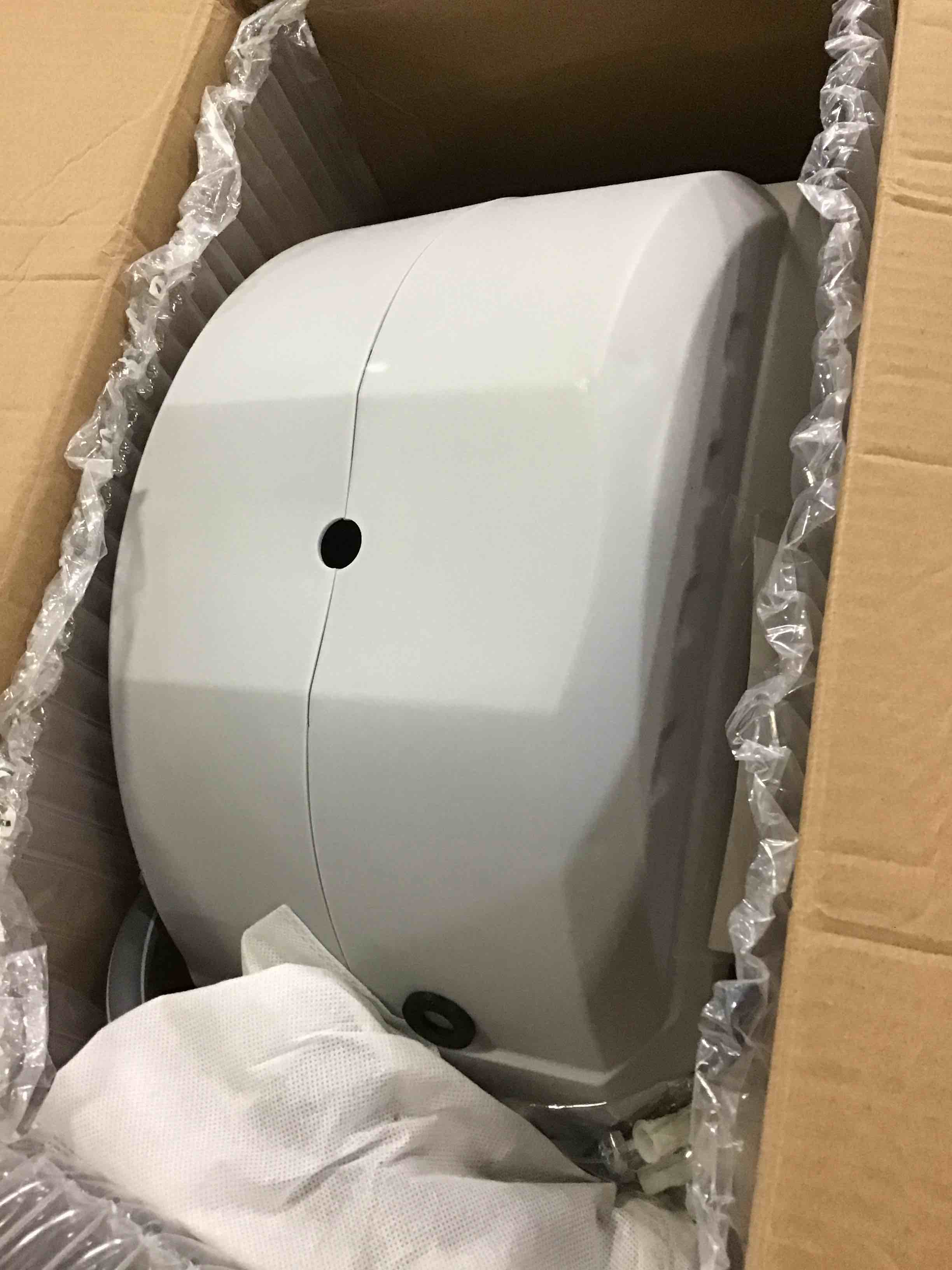 https://s3.amazonaws.com/lotting-images-prod/bidfta/BLU5330255_1692196951743.jpeg