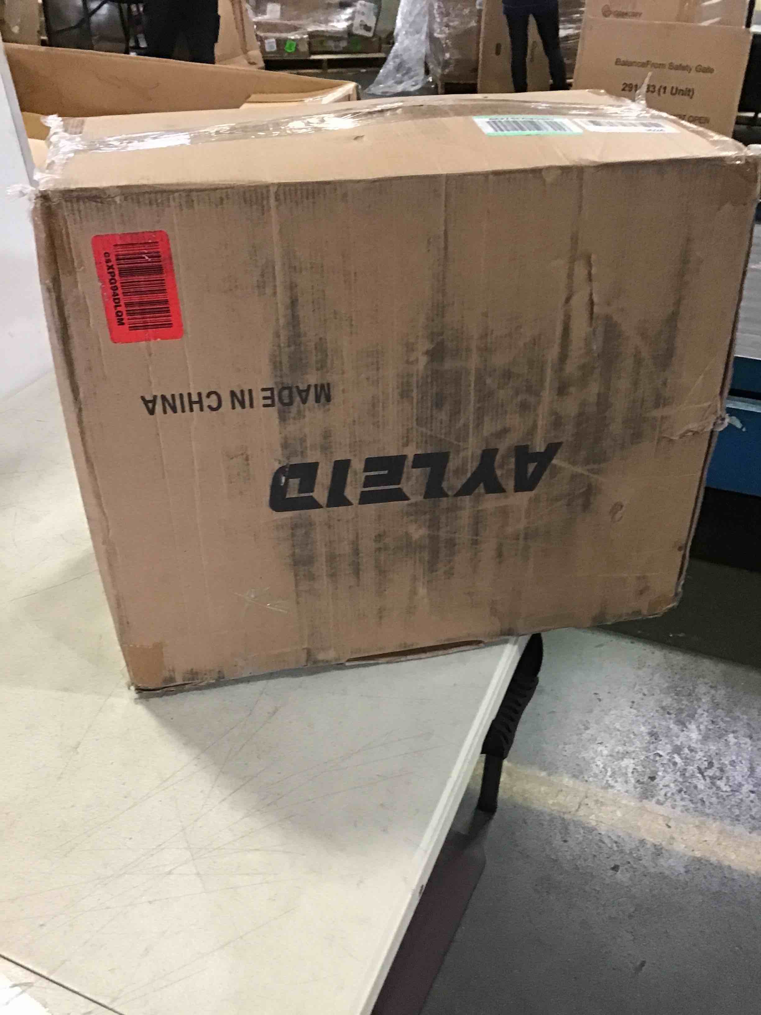https://s3.amazonaws.com/lotting-images-prod/bidfta/BLU5330255_1692196978508.jpeg