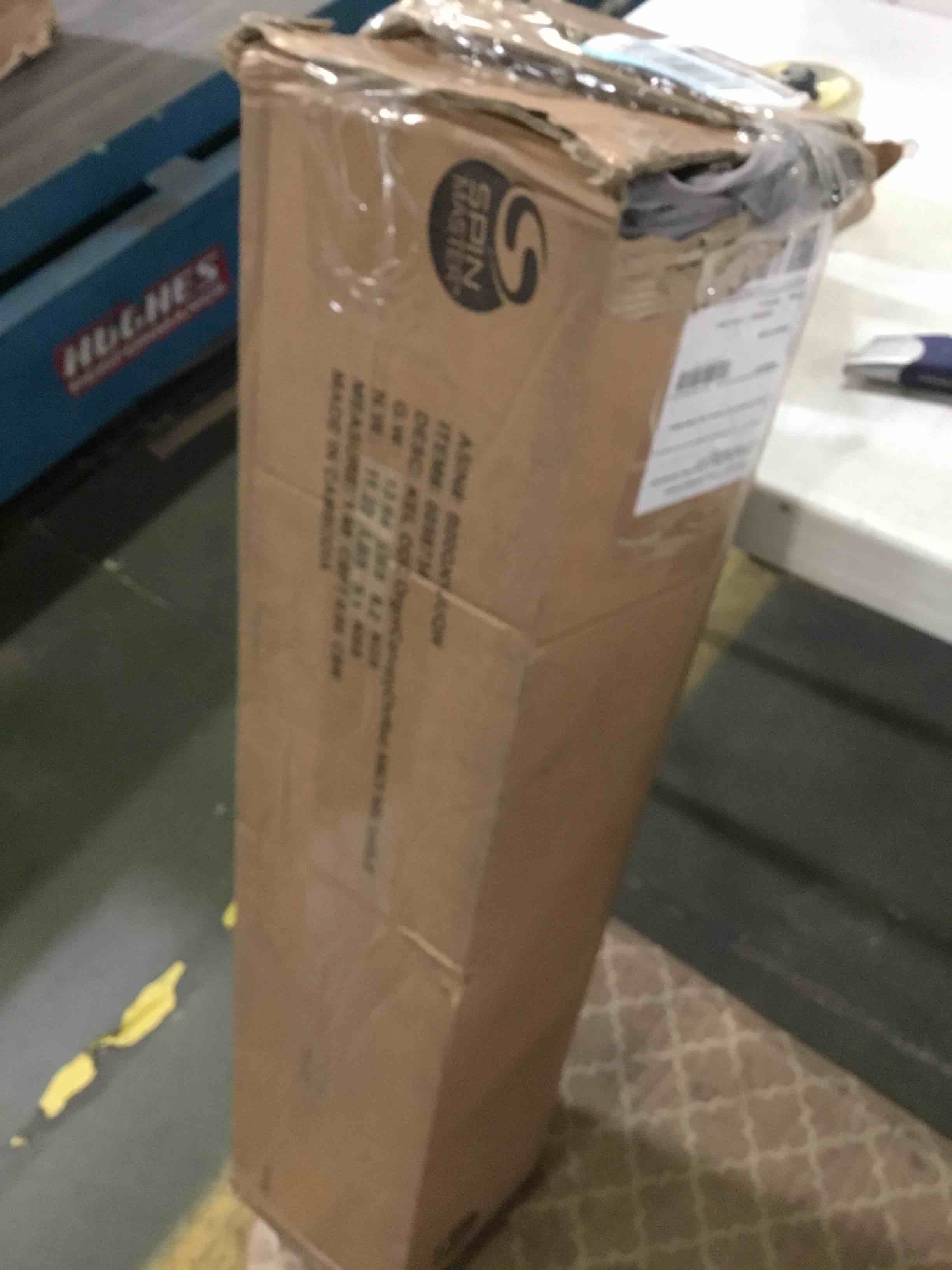 https://s3.amazonaws.com/lotting-images-prod/bidfta/BLU5330375_1692294376714.jpeg
