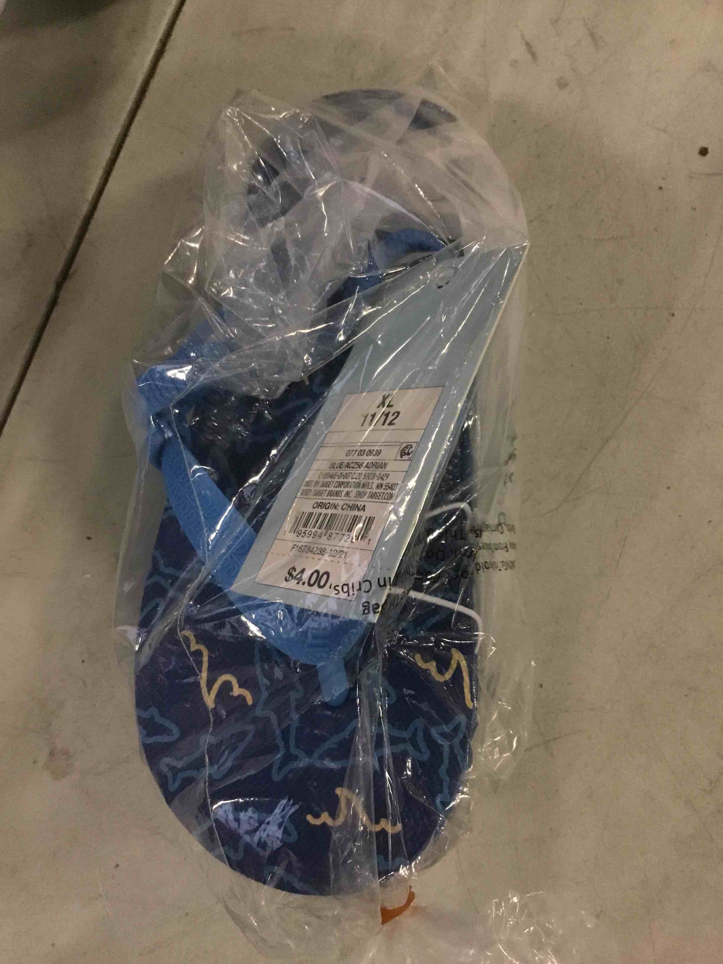 https://s3.amazonaws.com/lotting-images-prod/bidfta/BLU5332417_1692880220612.jpeg