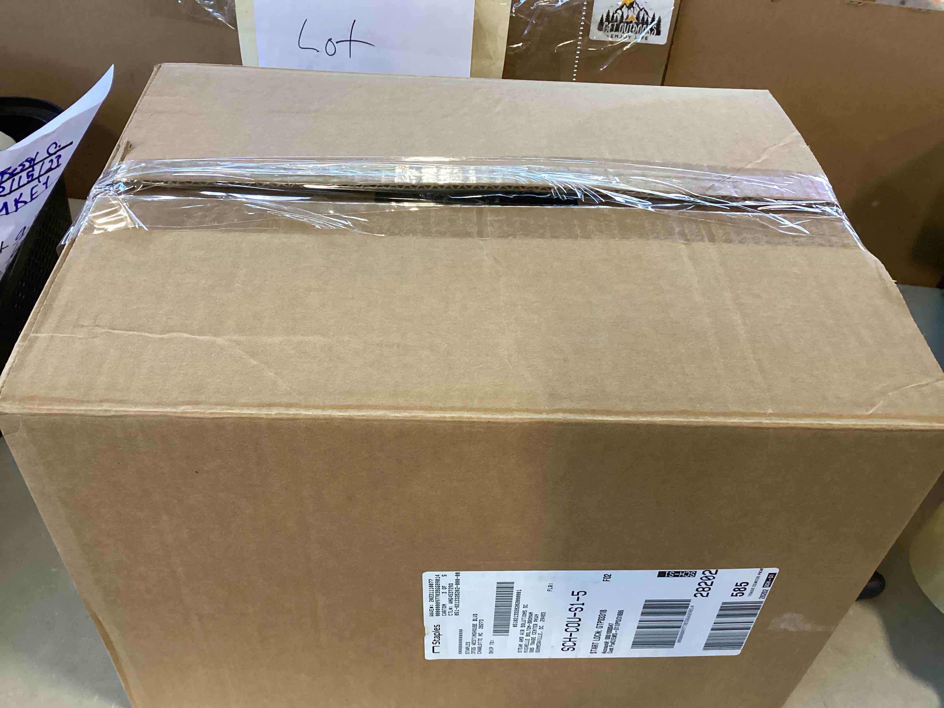 https://s3.amazonaws.com/lotting-images-prod/bidfta/BLU5336164_1702659039942.jpeg