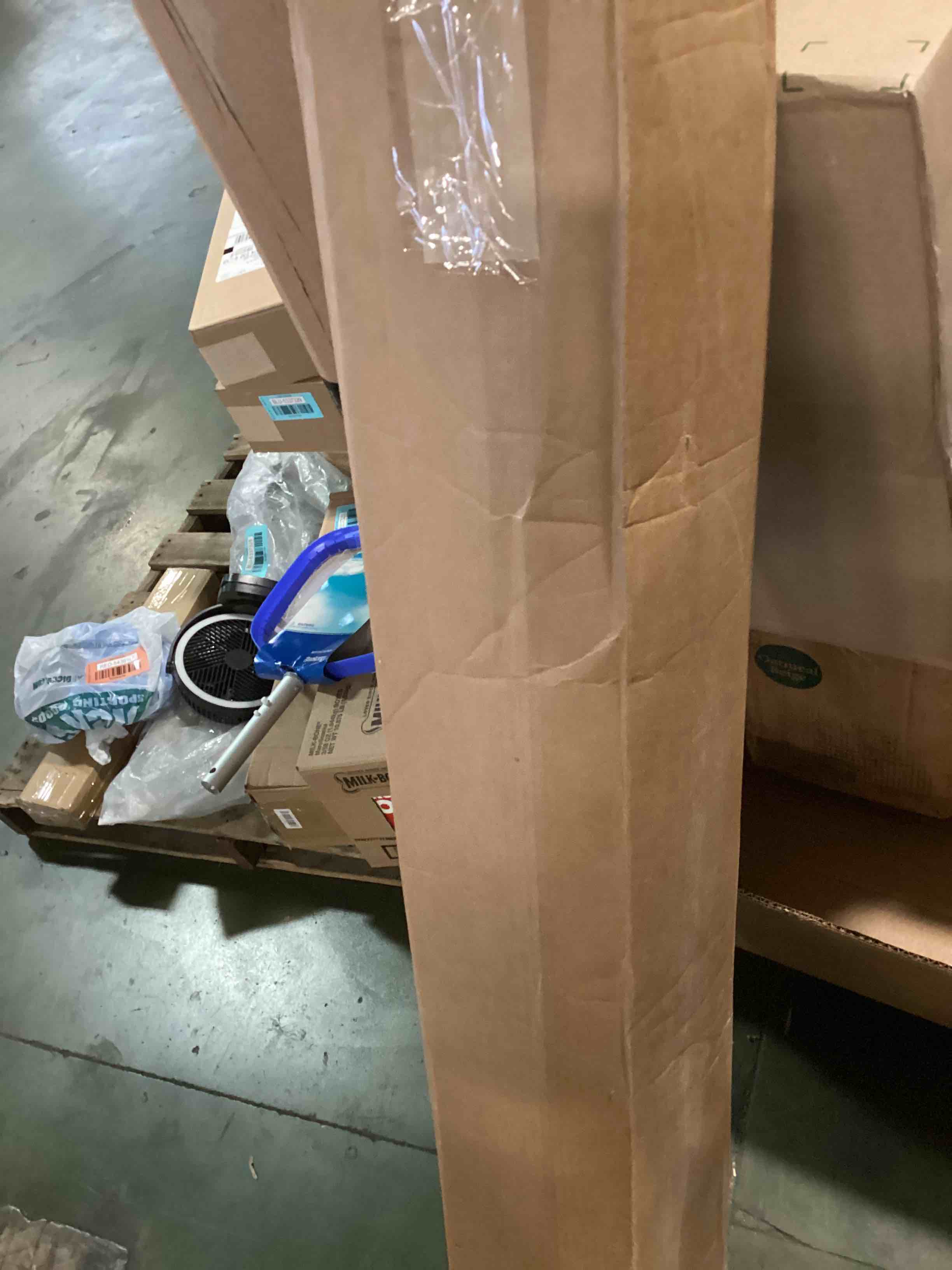 https://s3.amazonaws.com/lotting-images-prod/bidfta/BLU5337332_1703337880510.jpeg