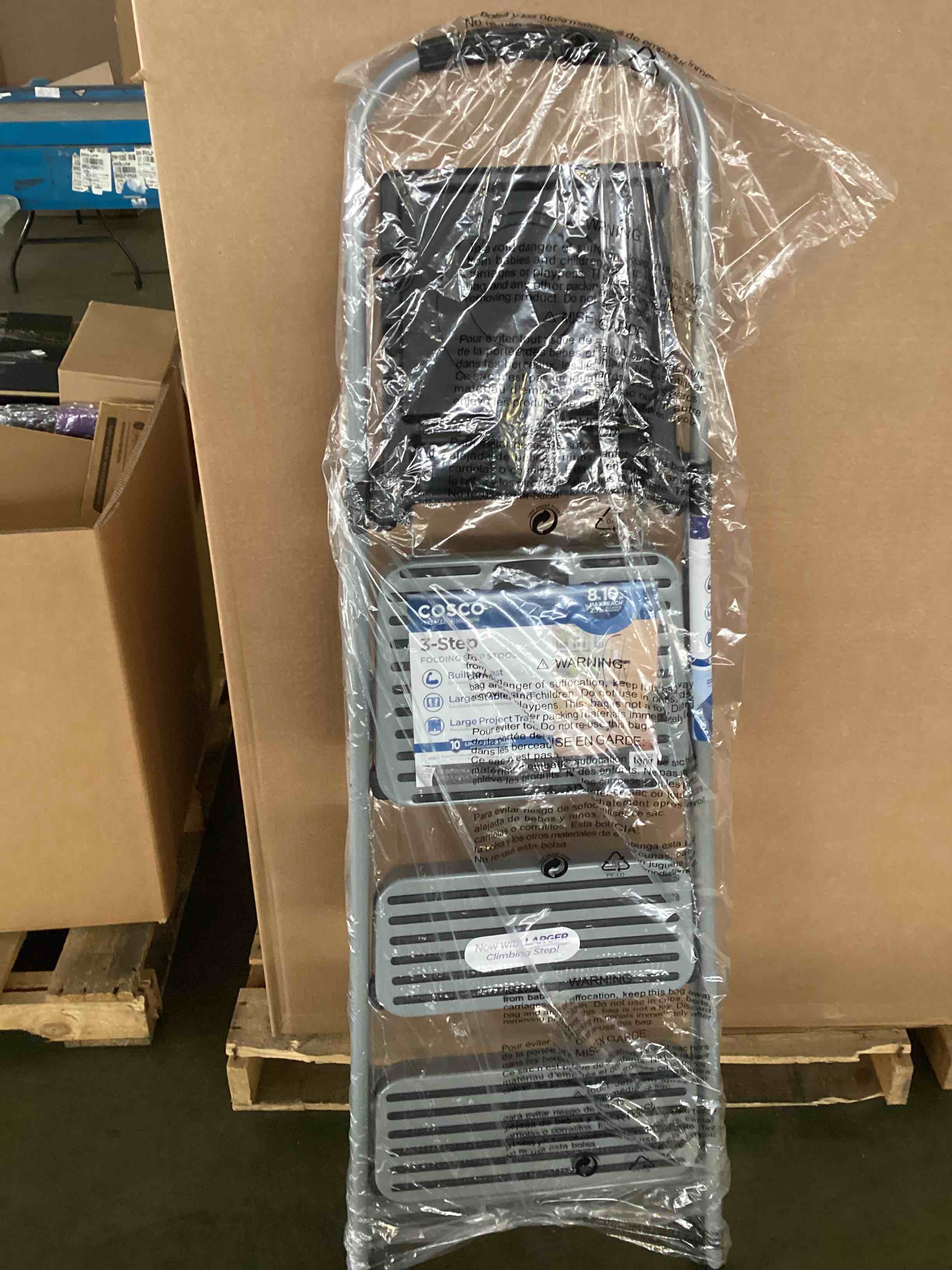 https://s3.amazonaws.com/lotting-images-prod/bidfta/BLU5337590_1702060630768.jpeg