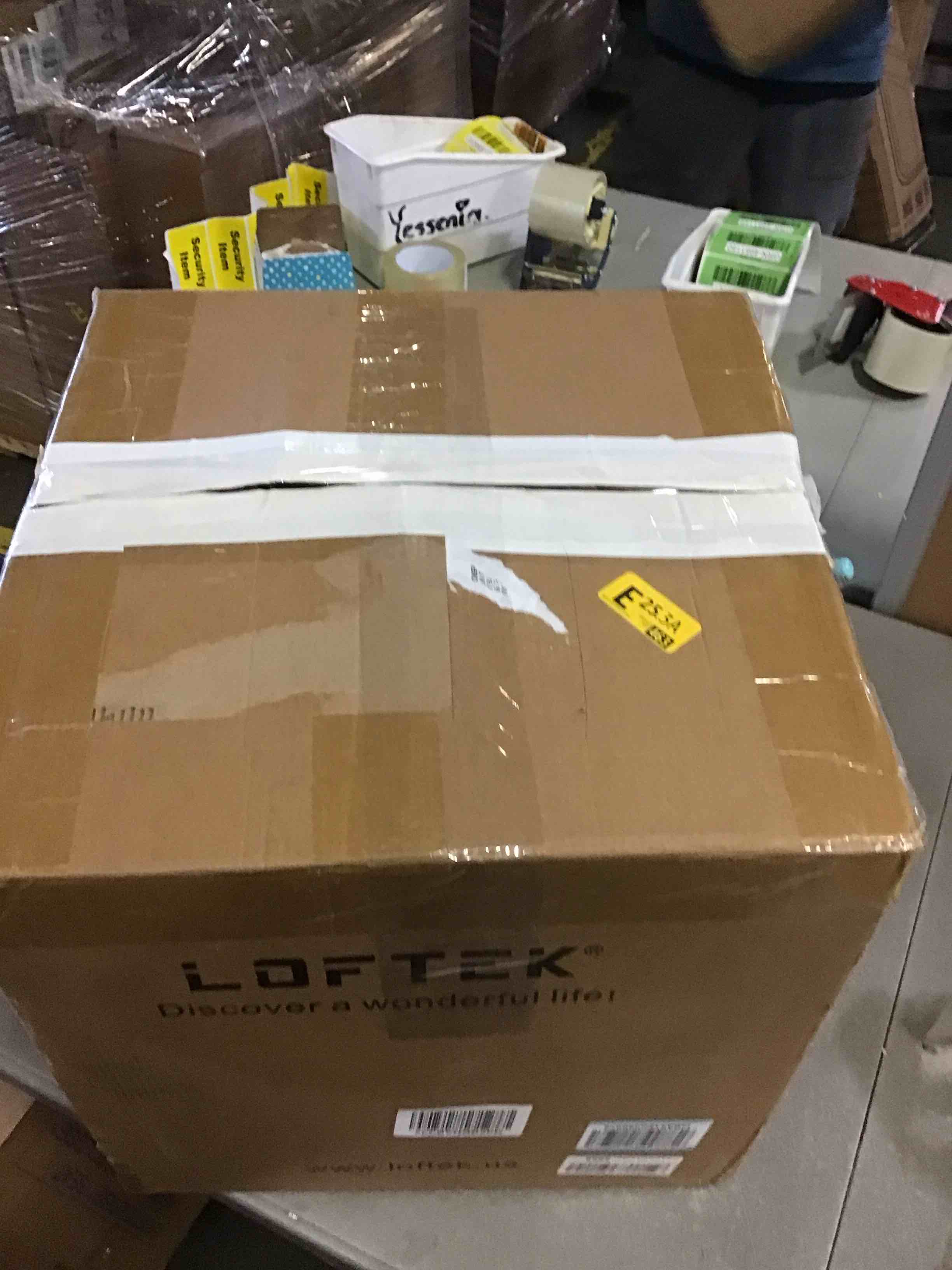 https://s3.amazonaws.com/lotting-images-prod/bidfta/BLU5339012_1703101396152.jpeg
