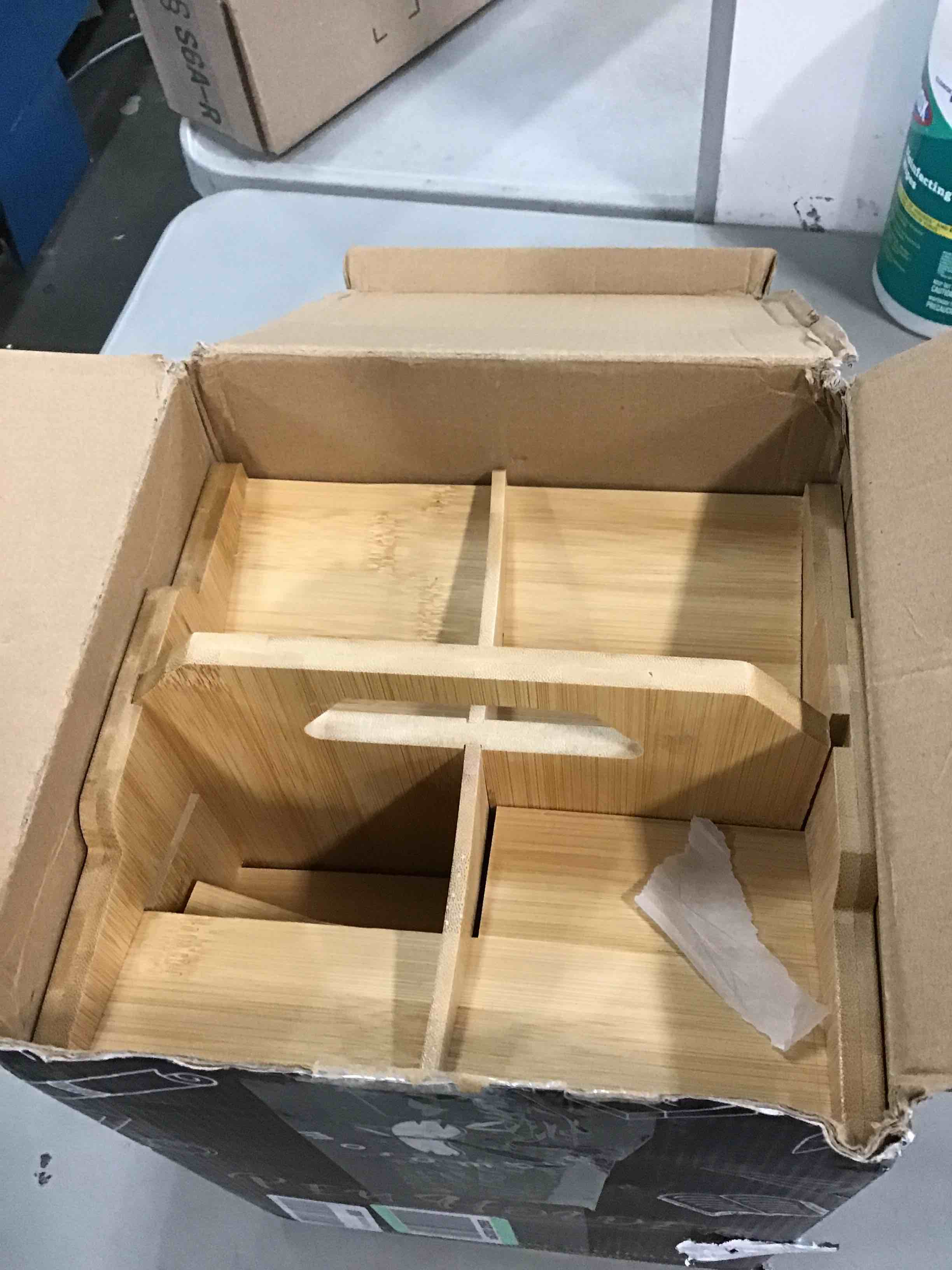 https://s3.amazonaws.com/lotting-images-prod/bidfta/BLU5340071_1703779596104.jpeg