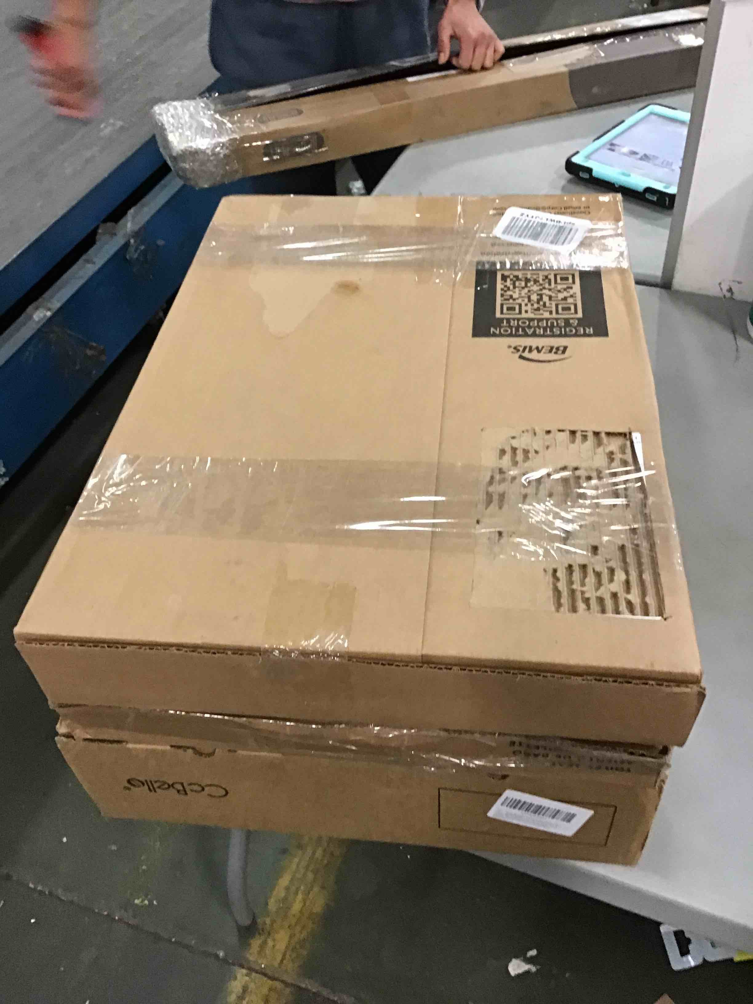 https://s3.amazonaws.com/lotting-images-prod/bidfta/BLU5340127_1703787301171.jpeg