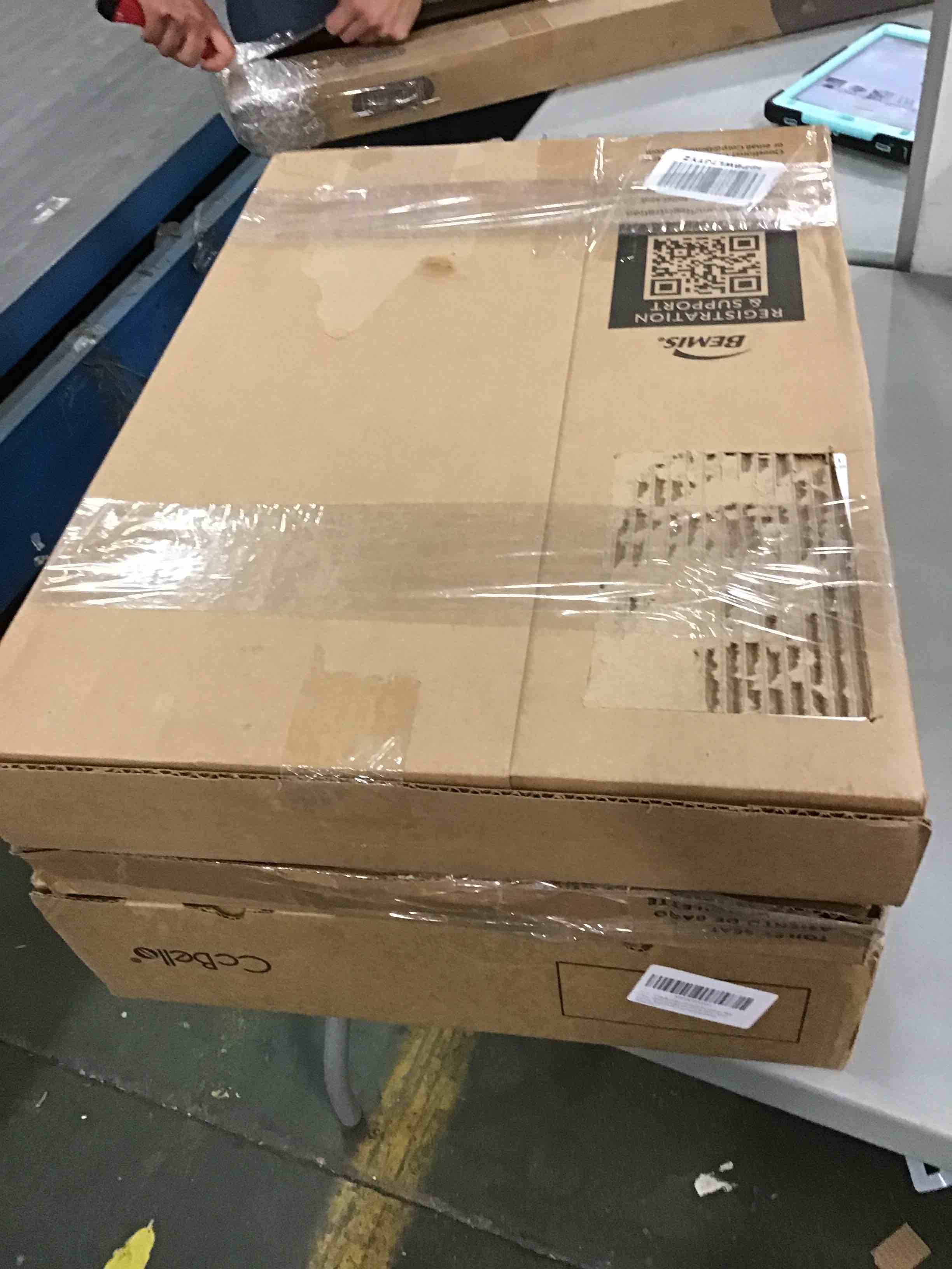 https://s3.amazonaws.com/lotting-images-prod/bidfta/BLU5340127_1703787303844.jpeg