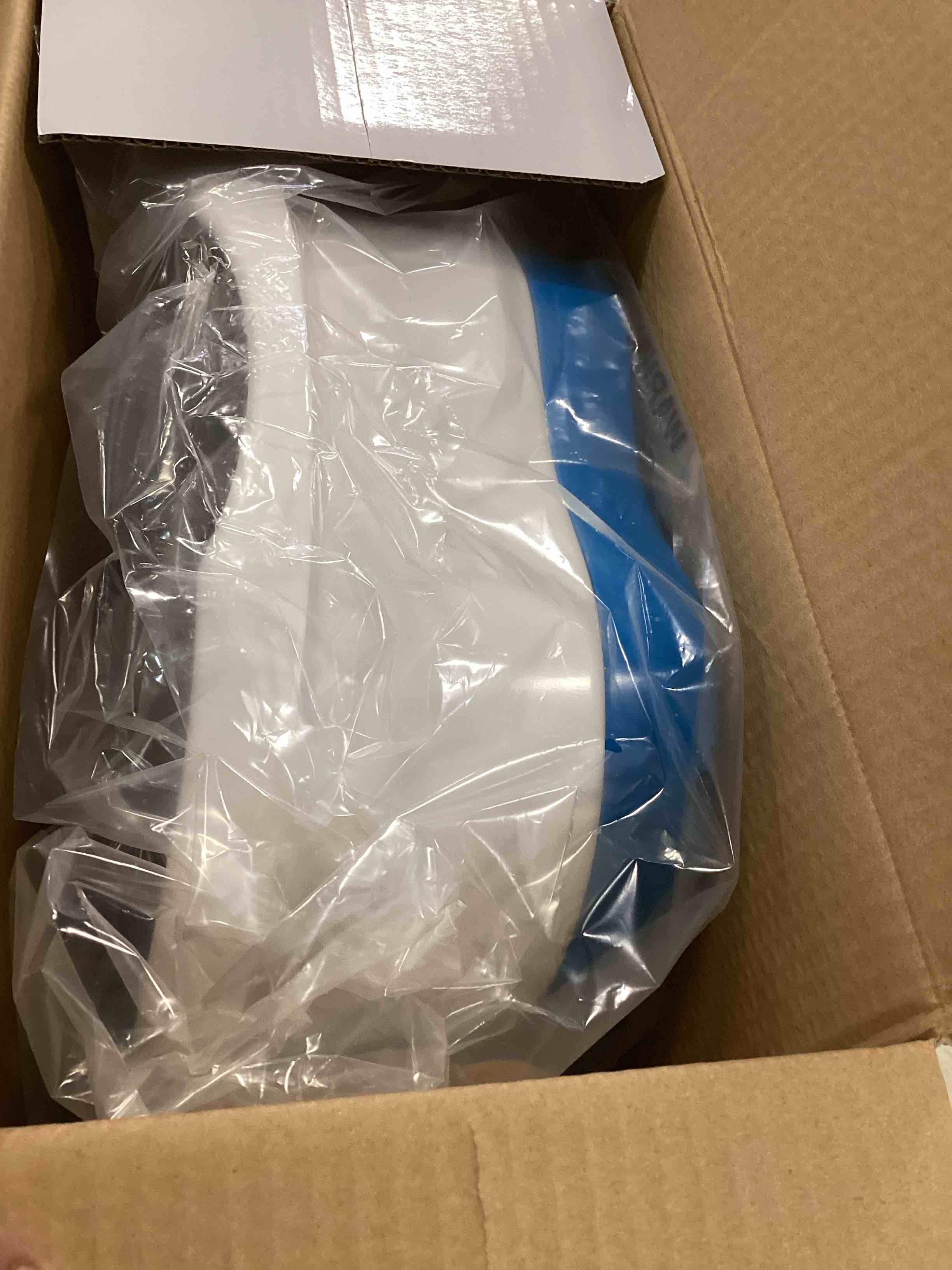 https://s3.amazonaws.com/lotting-images-prod/bidfta/BLU5340412_1703877284954.jpeg