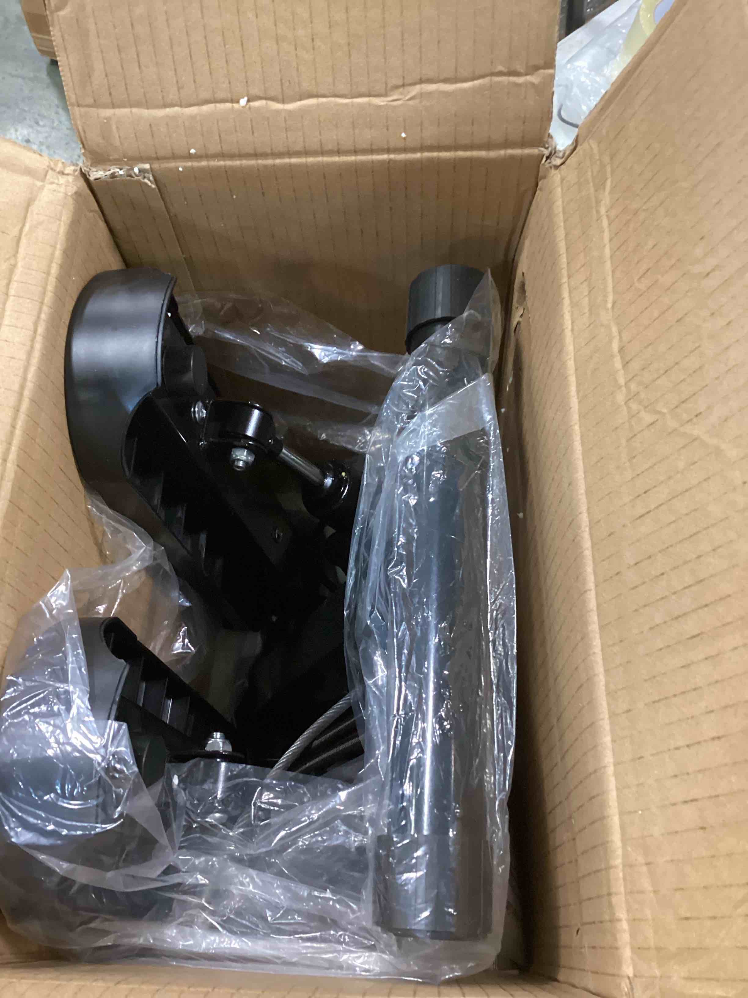 https://s3.amazonaws.com/lotting-images-prod/bidfta/BLU5340434_1703878762649.jpeg