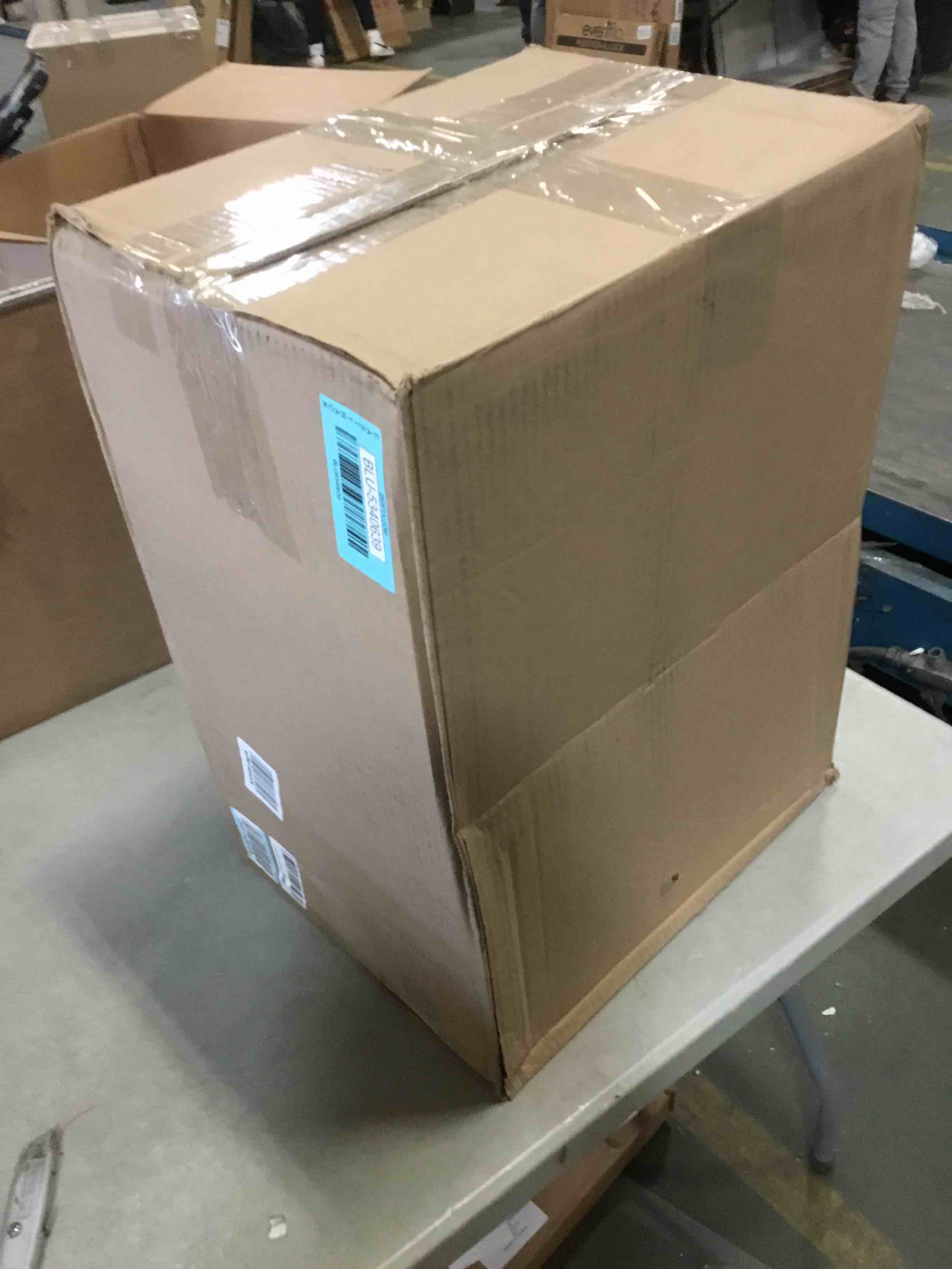 https://s3.amazonaws.com/lotting-images-prod/bidfta/BLU5340639_1702585239748.jpeg