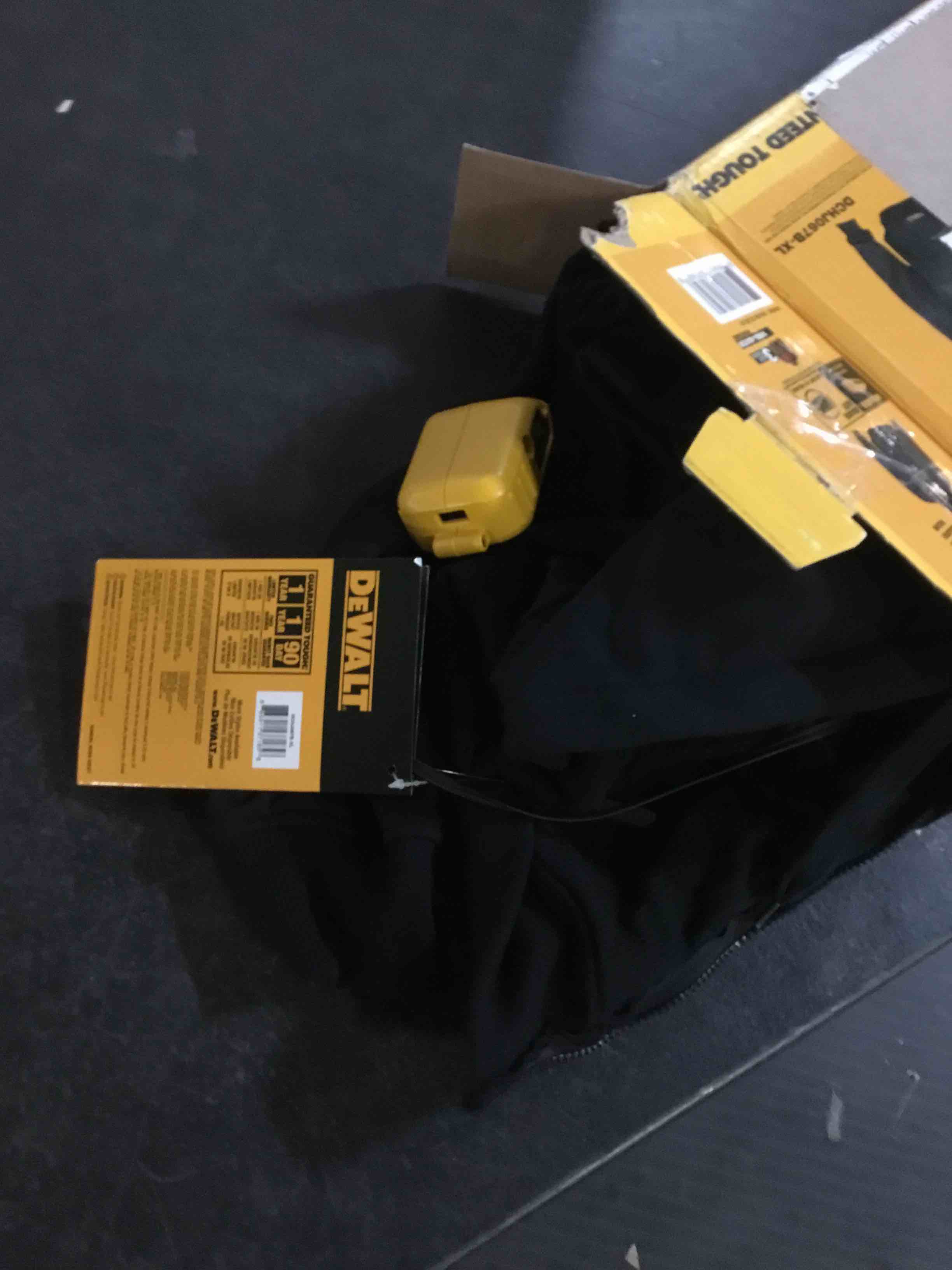 https://s3.amazonaws.com/lotting-images-prod/bidfta/BLU5340941_1702908293807.jpeg