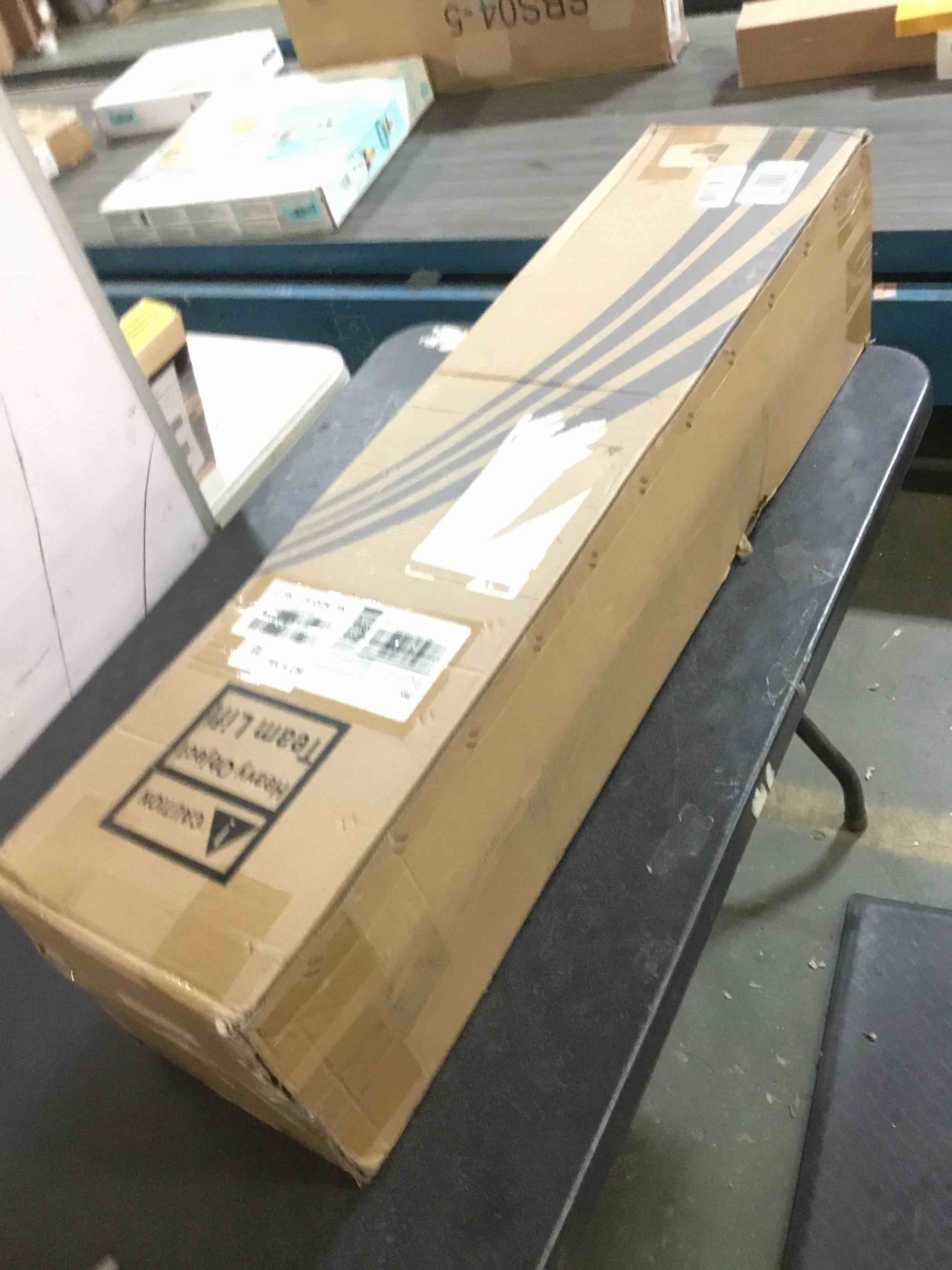 https://s3.amazonaws.com/lotting-images-prod/bidfta/BLU5340981_1702916187960.jpeg