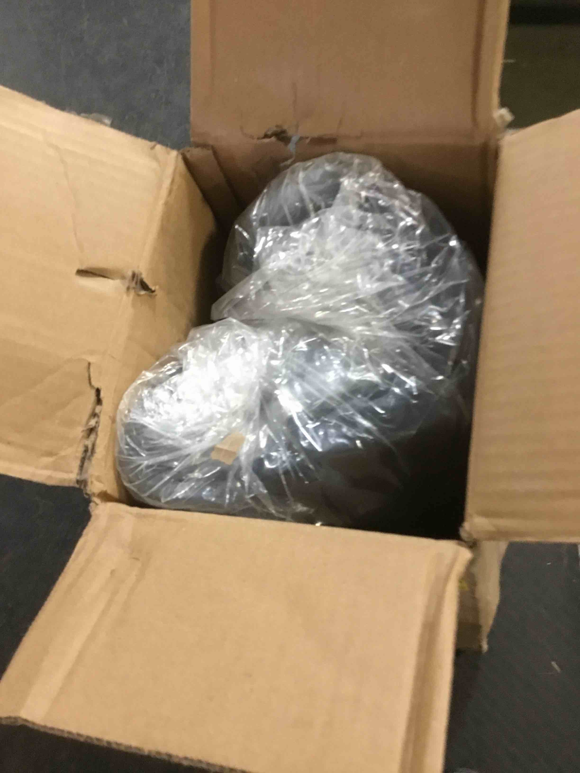 https://s3.amazonaws.com/lotting-images-prod/bidfta/BLU5341067_1702927837480.jpeg