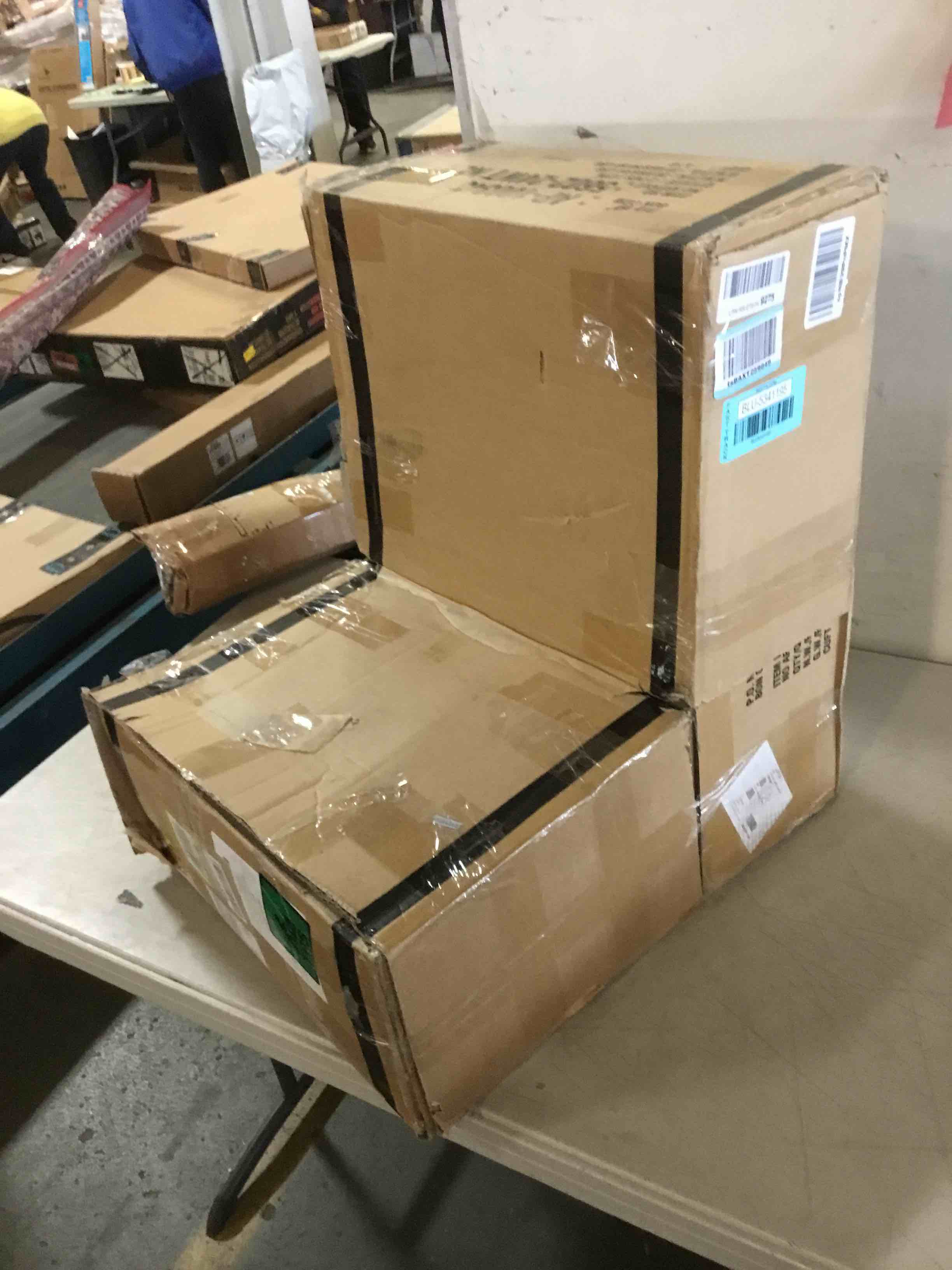 https://s3.amazonaws.com/lotting-images-prod/bidfta/BLU5341195_1703000494567.jpeg