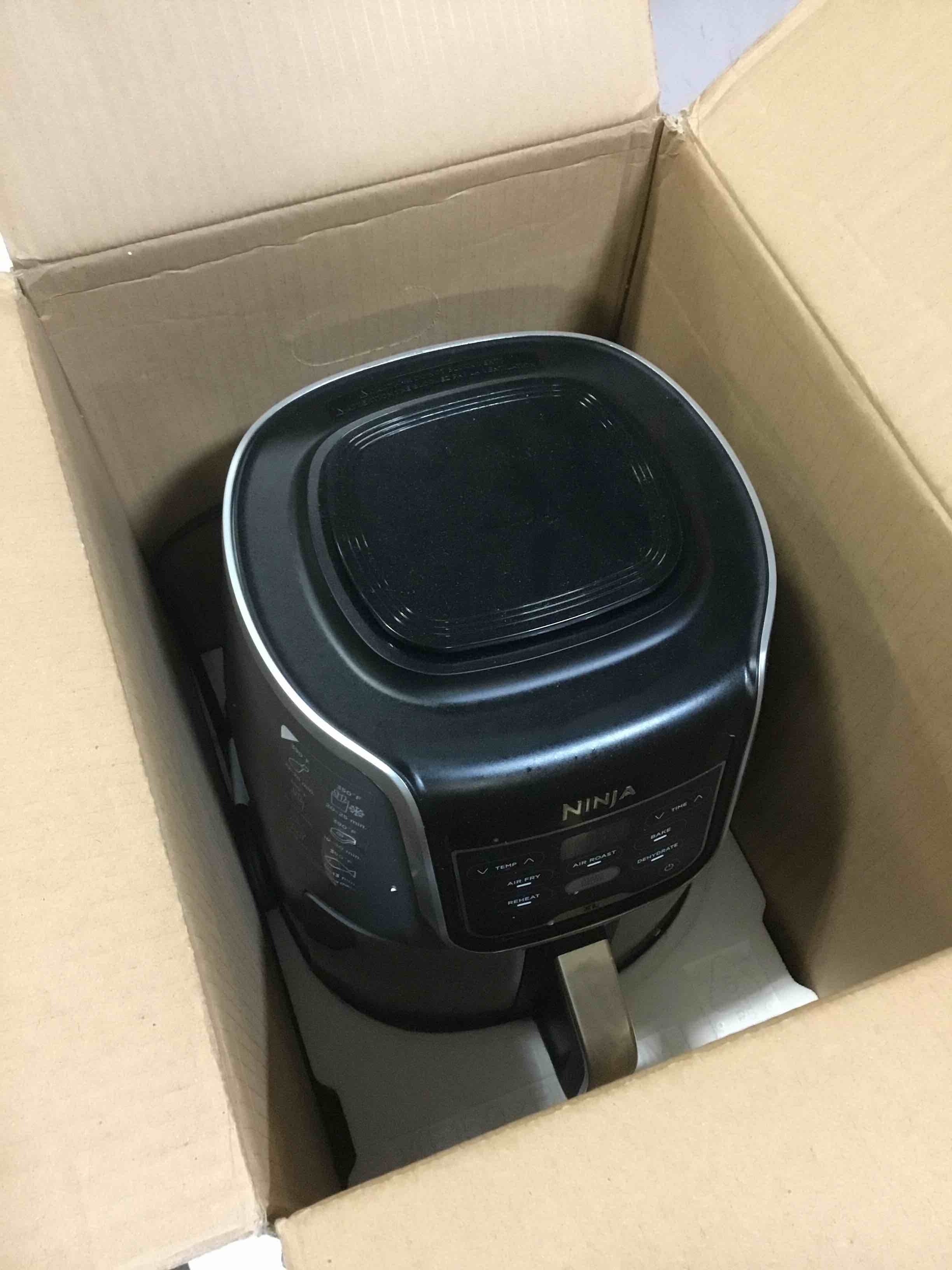Ninja AF150AMZ Air Fryer XL, 5.5 Qt. Capacity that can Air Fry, Air Roast, Bake, Reheat