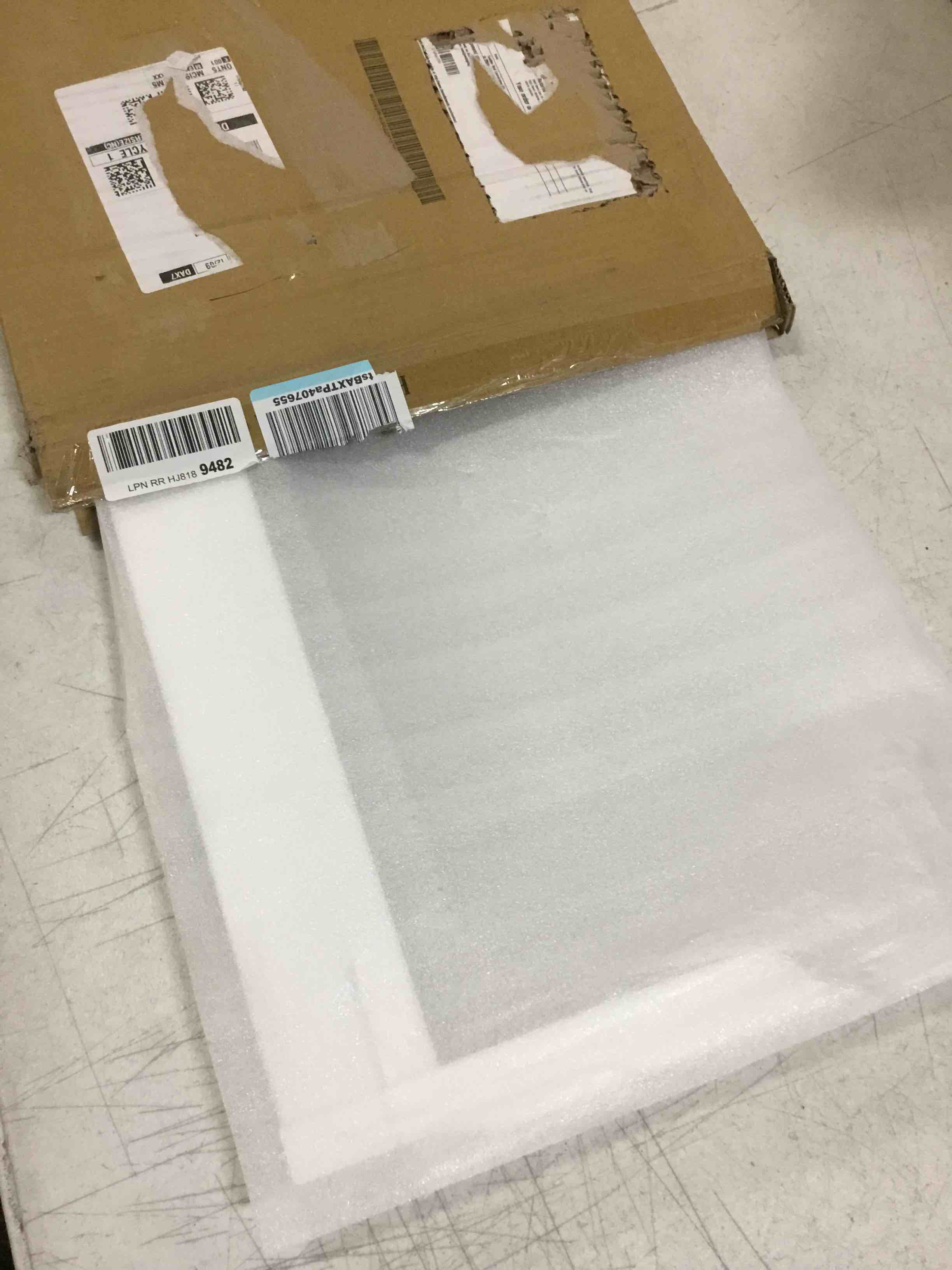 https://s3.amazonaws.com/lotting-images-prod/bidfta/BLU5341431_1703175218057.jpeg