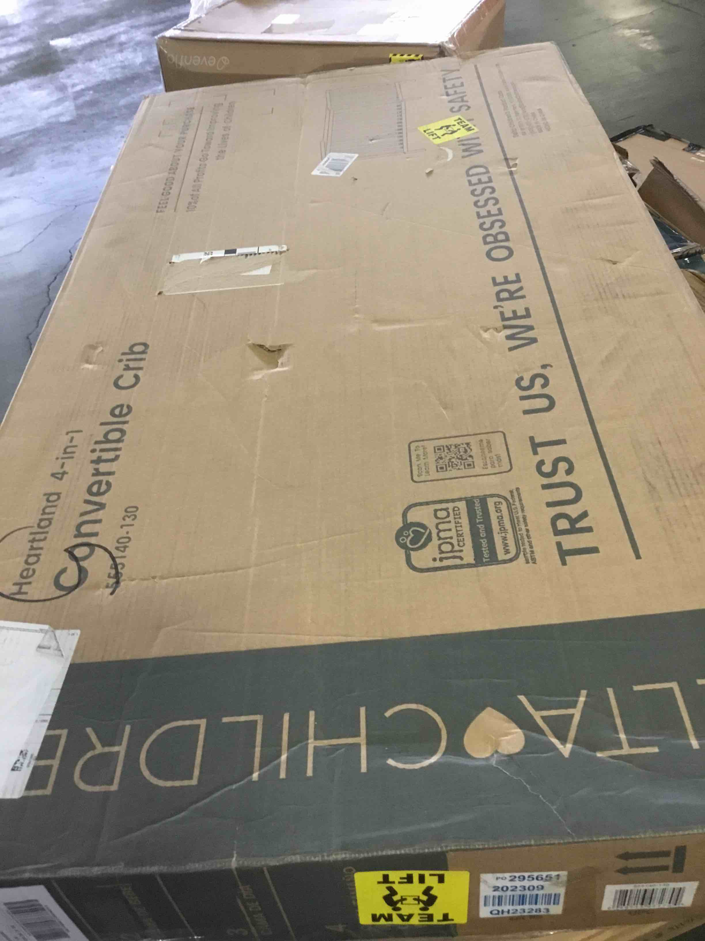 https://s3.amazonaws.com/lotting-images-prod/bidfta/BLU5342011_1702061712813.jpeg