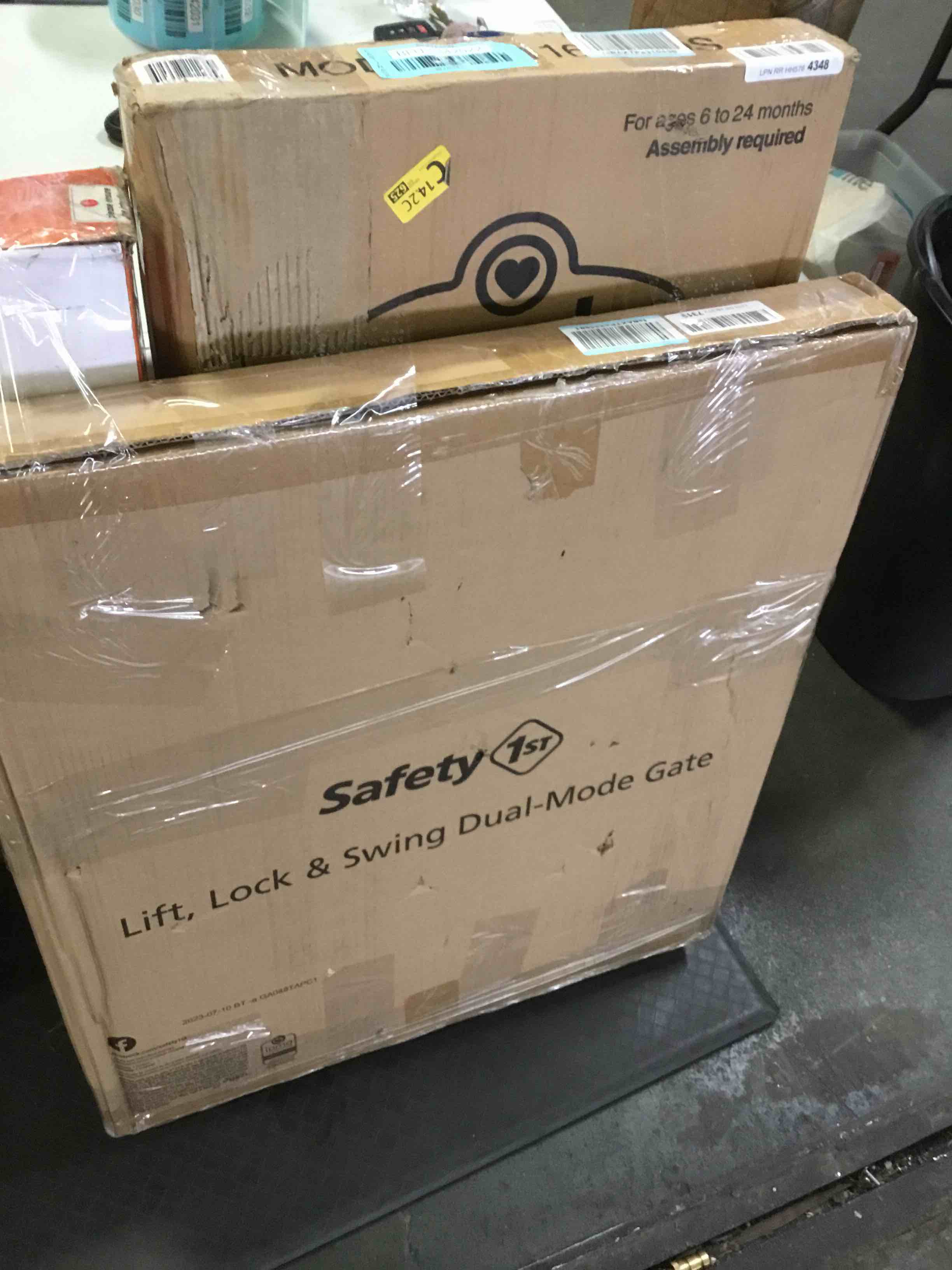 https://s3.amazonaws.com/lotting-images-prod/bidfta/BLU5342022_1702065088722.jpeg