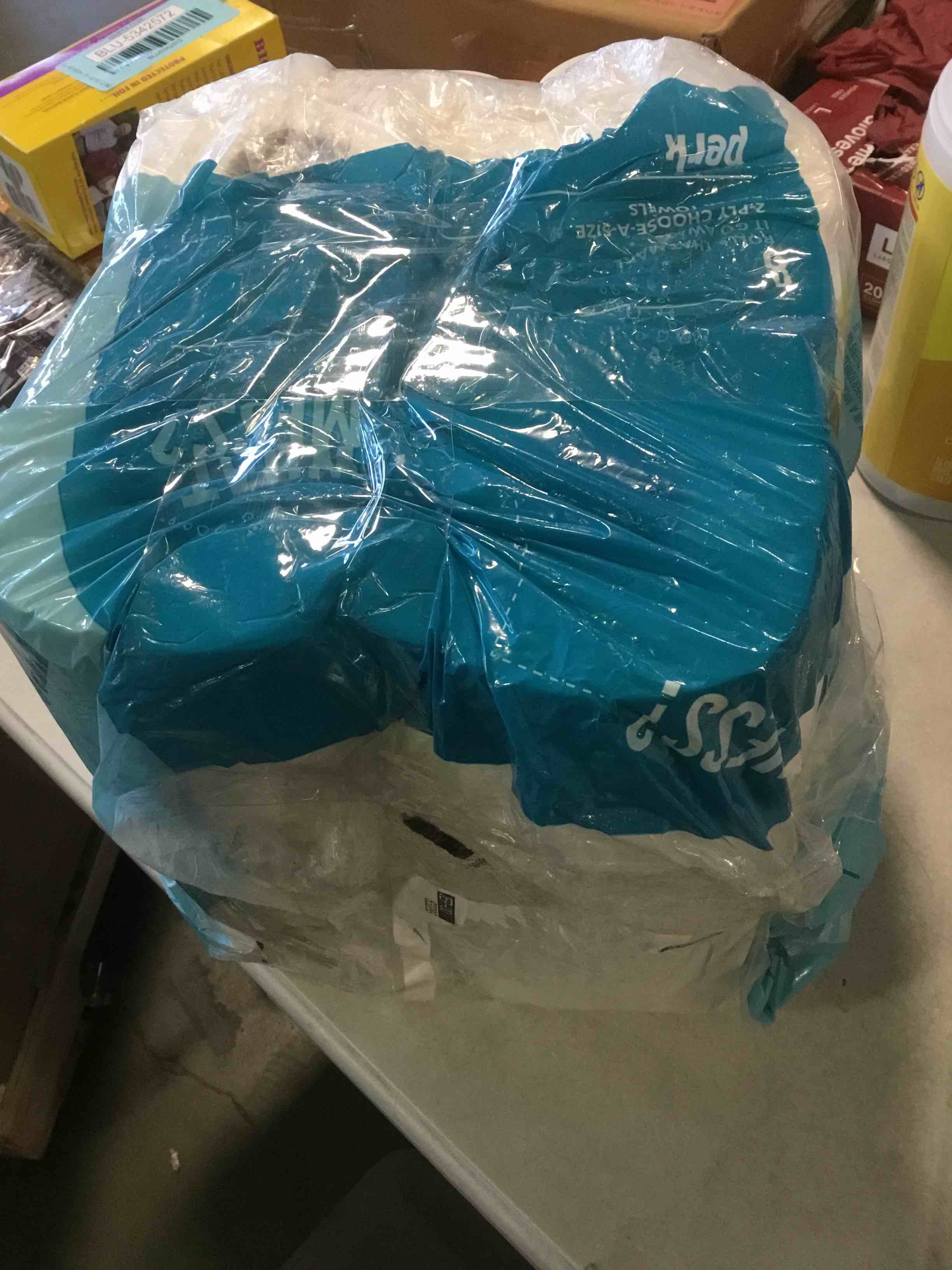 https://s3.amazonaws.com/lotting-images-prod/bidfta/BLU5342573_1702561014039.jpeg