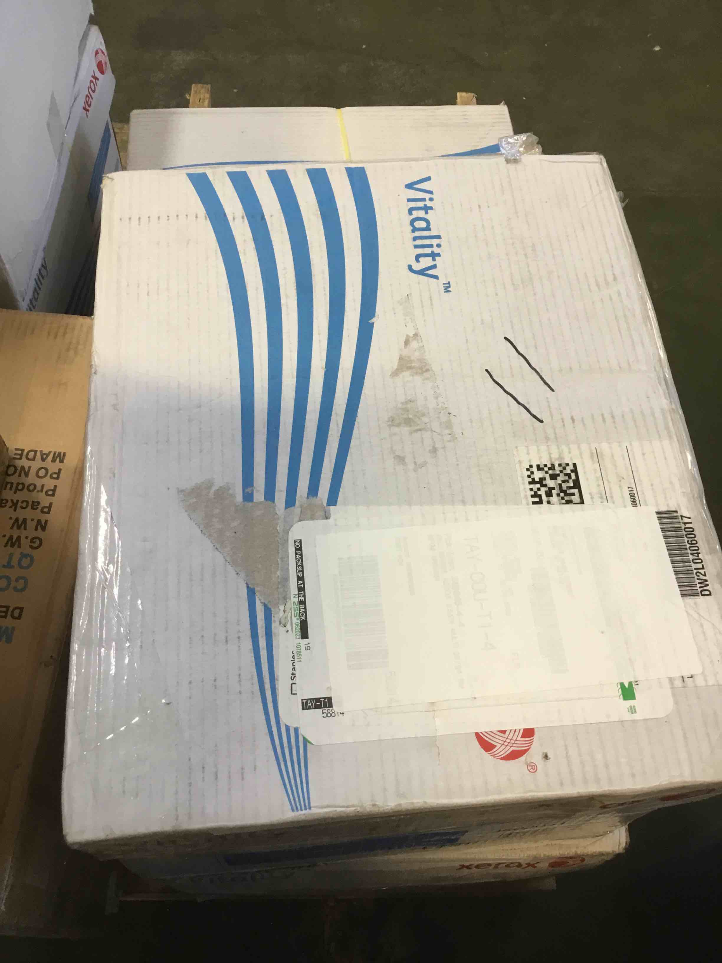 https://s3.amazonaws.com/lotting-images-prod/bidfta/BLU5343014_1702577311853.jpeg