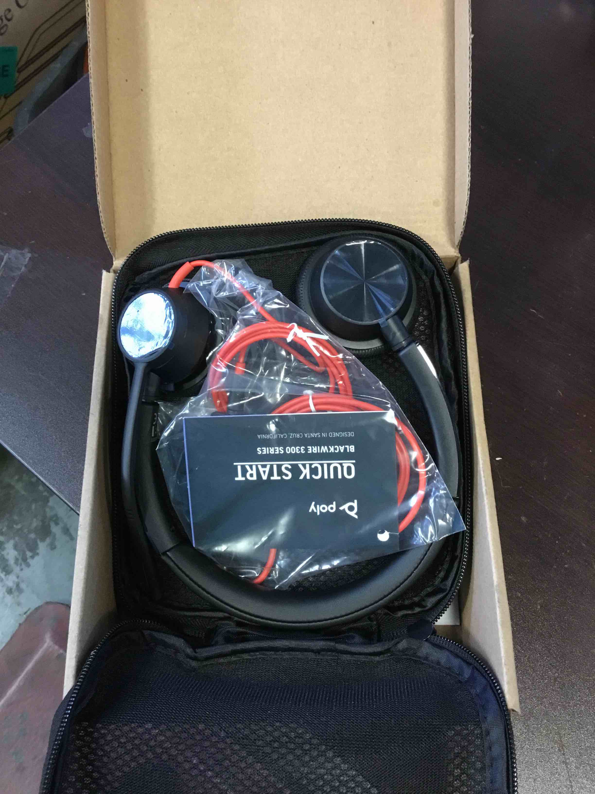 https://s3.amazonaws.com/lotting-images-prod/bidfta/BLU5343273_1702668570568.jpeg