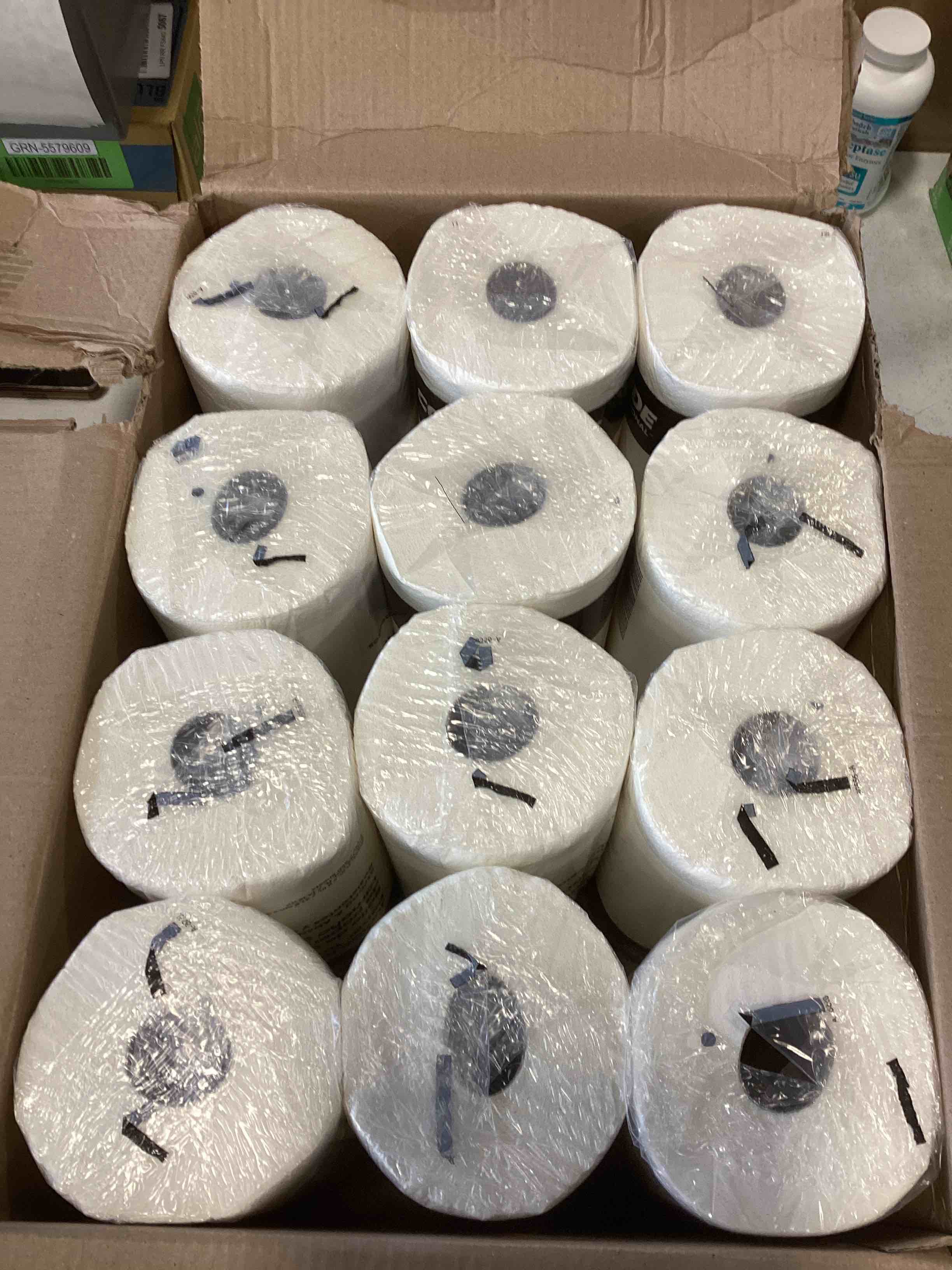 https://s3.amazonaws.com/lotting-images-prod/bidfta/BLU5343286_1702673537987.jpeg