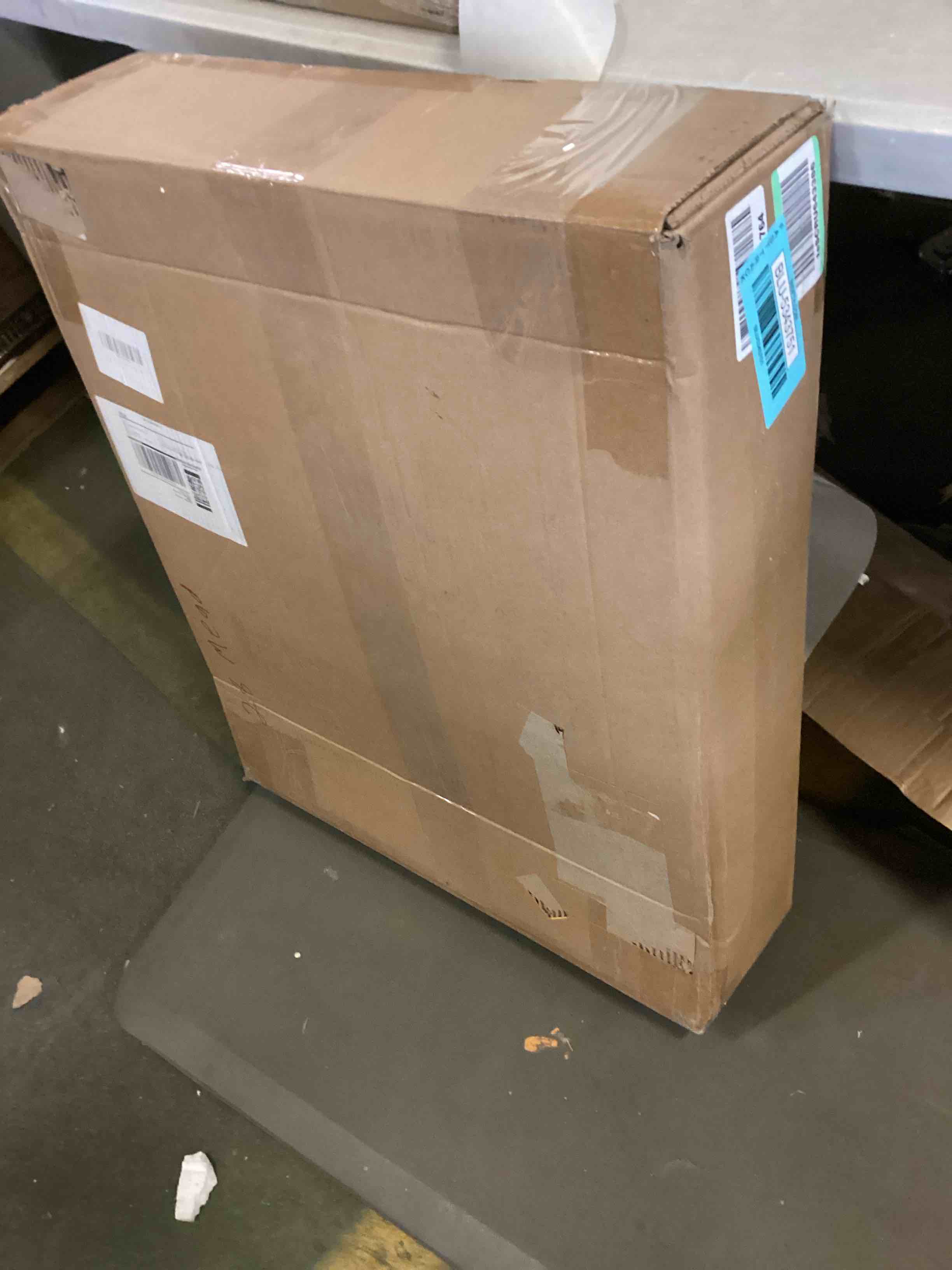 https://s3.amazonaws.com/lotting-images-prod/bidfta/BLU5343751_1702494517771.jpeg