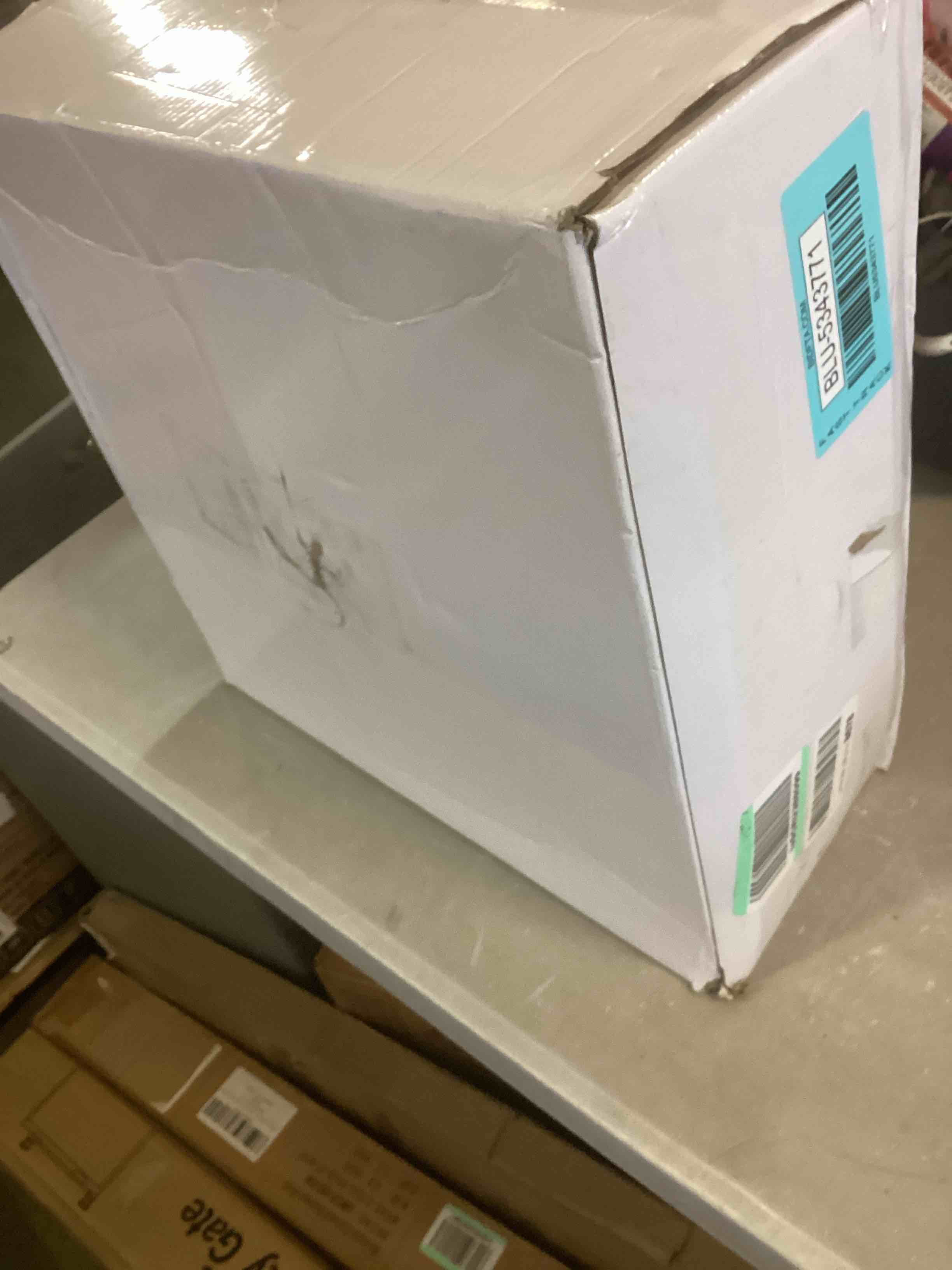 https://s3.amazonaws.com/lotting-images-prod/bidfta/BLU5343771_1702496179137.jpeg