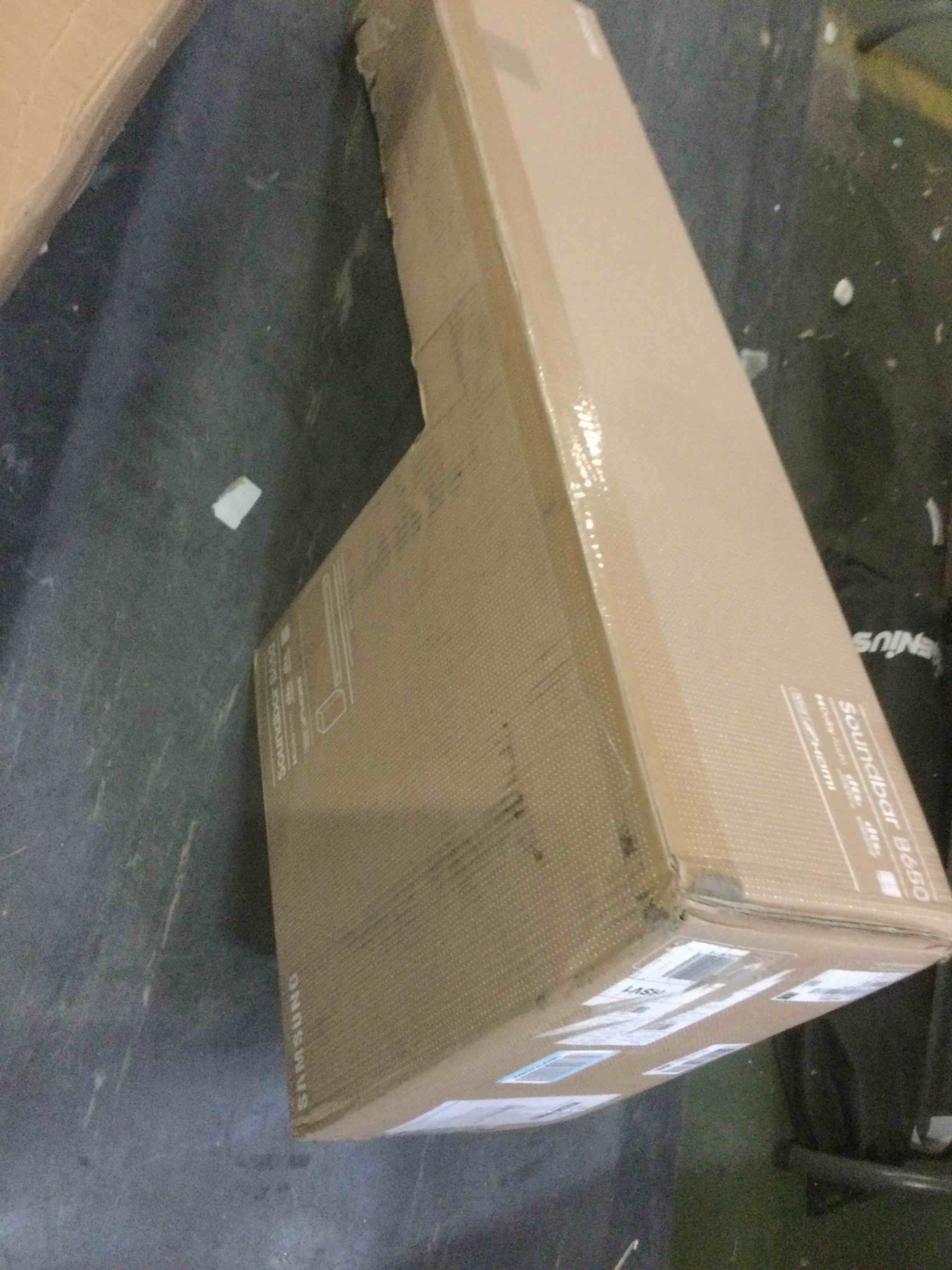 https://s3.amazonaws.com/lotting-images-prod/bidfta/BLU5344631_1702931867645.jpeg