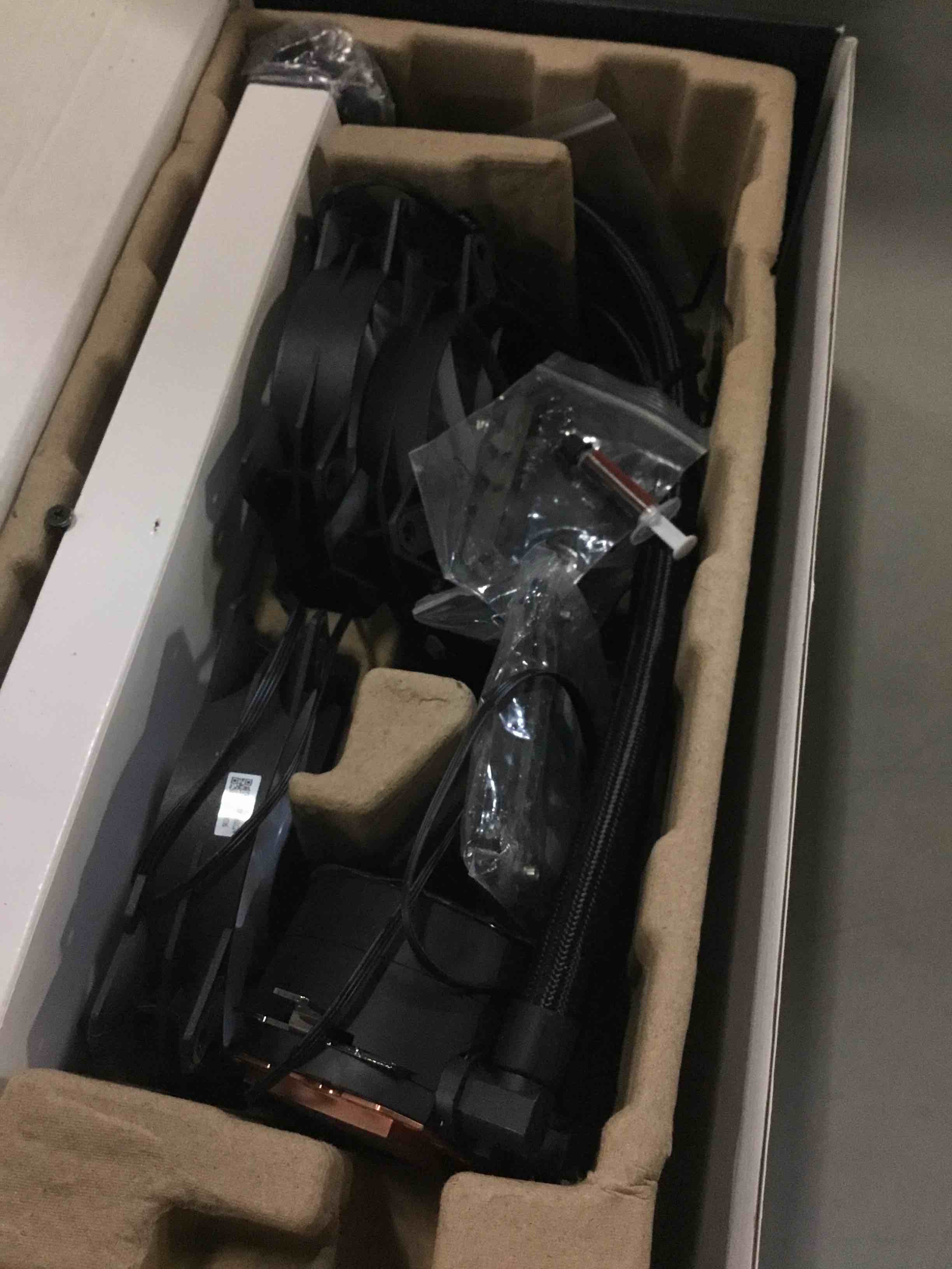 https://s3.amazonaws.com/lotting-images-prod/bidfta/BLU5344994_1702059247957.jpeg