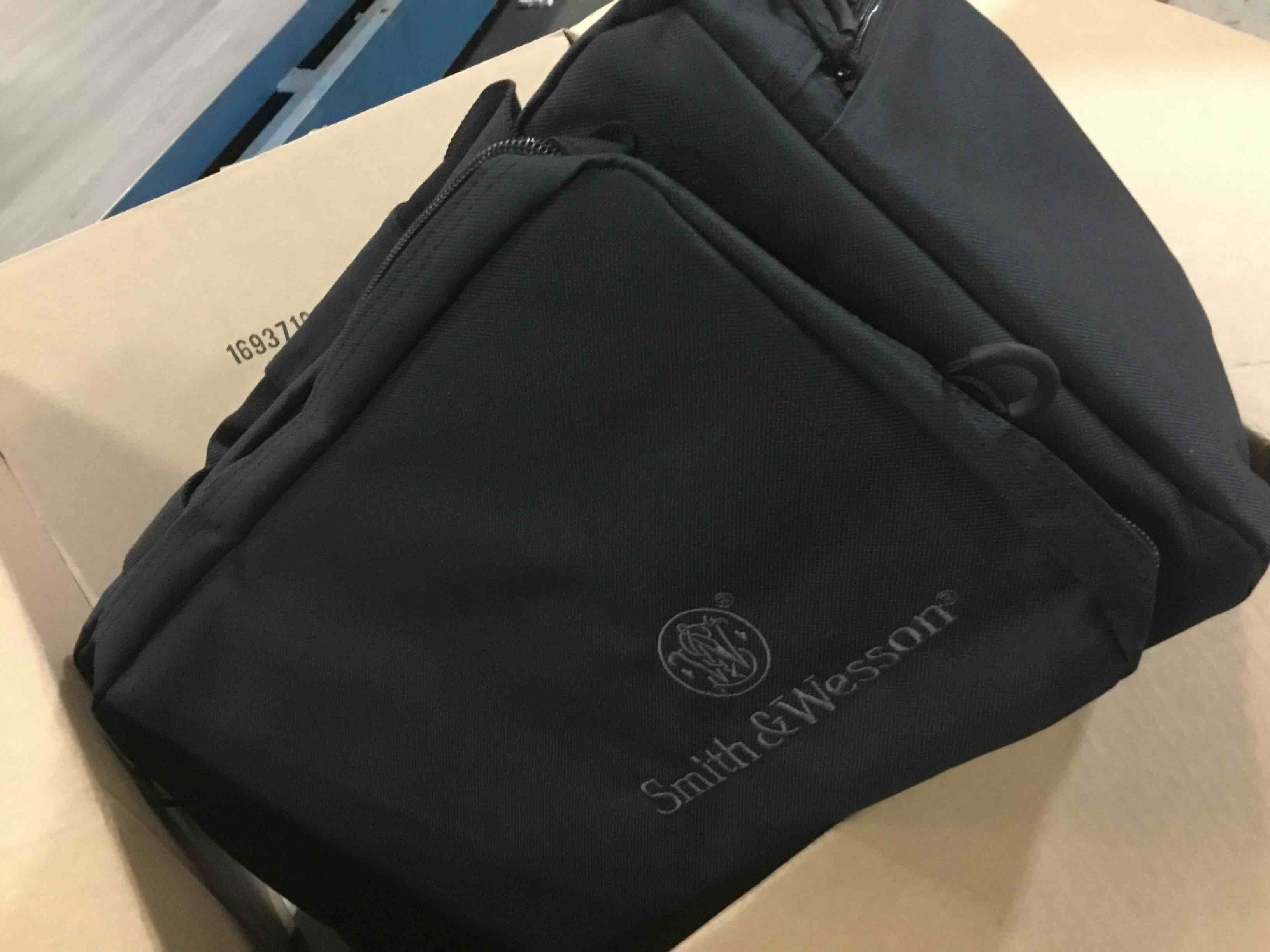 https://s3.amazonaws.com/lotting-images-prod/bidfta/BLU5345056_1702070226149.jpeg