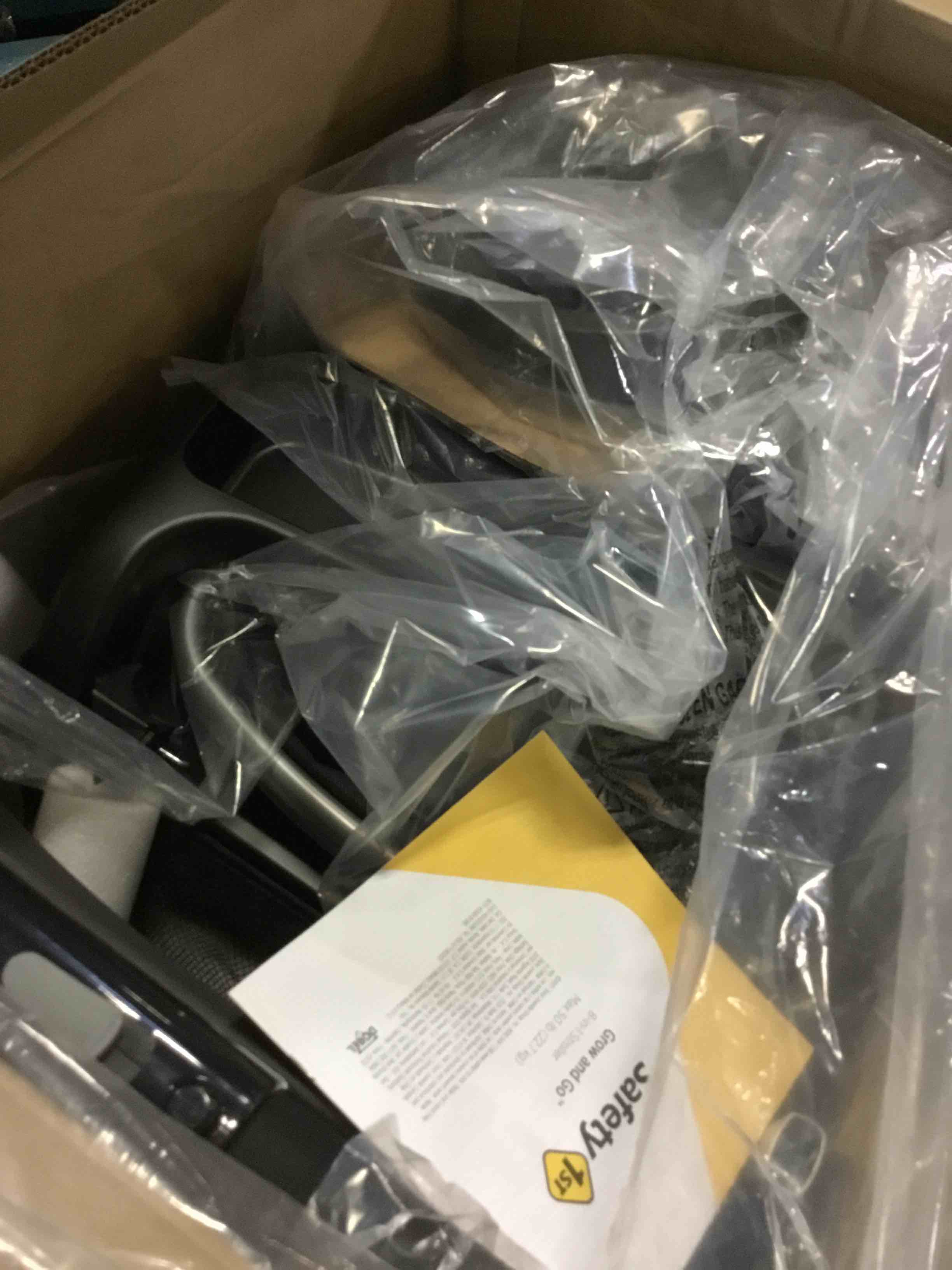 https://s3.amazonaws.com/lotting-images-prod/bidfta/BLU5345611_1702497208215.jpeg
