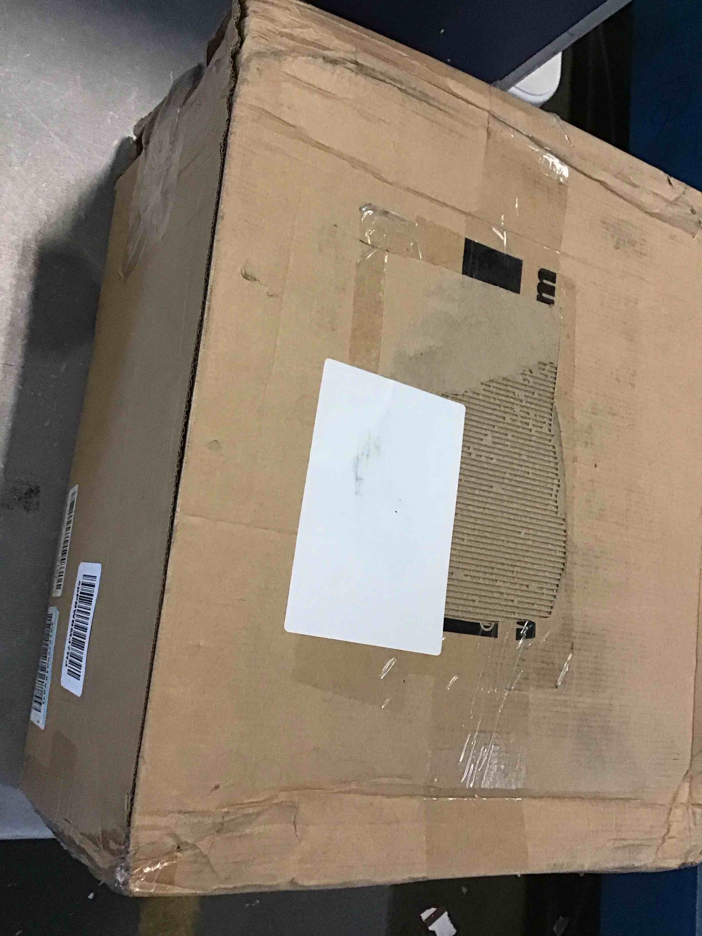 https://s3.amazonaws.com/lotting-images-prod/bidfta/BLU5346625_1702047171753.jpeg