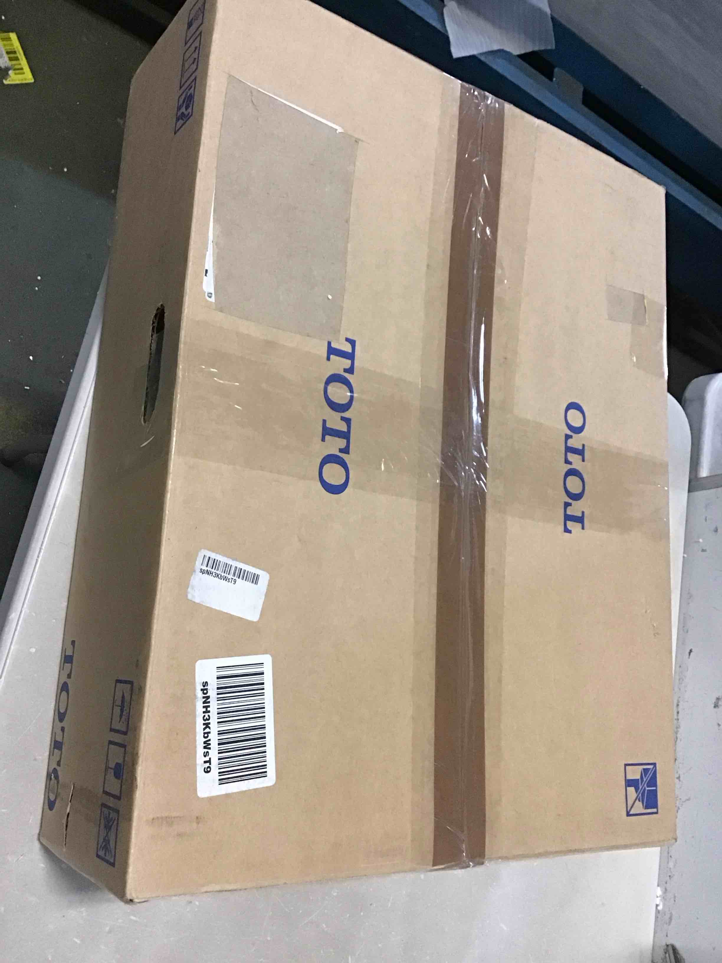 https://s3.amazonaws.com/lotting-images-prod/bidfta/BLU5346867_1702314812191.jpeg
