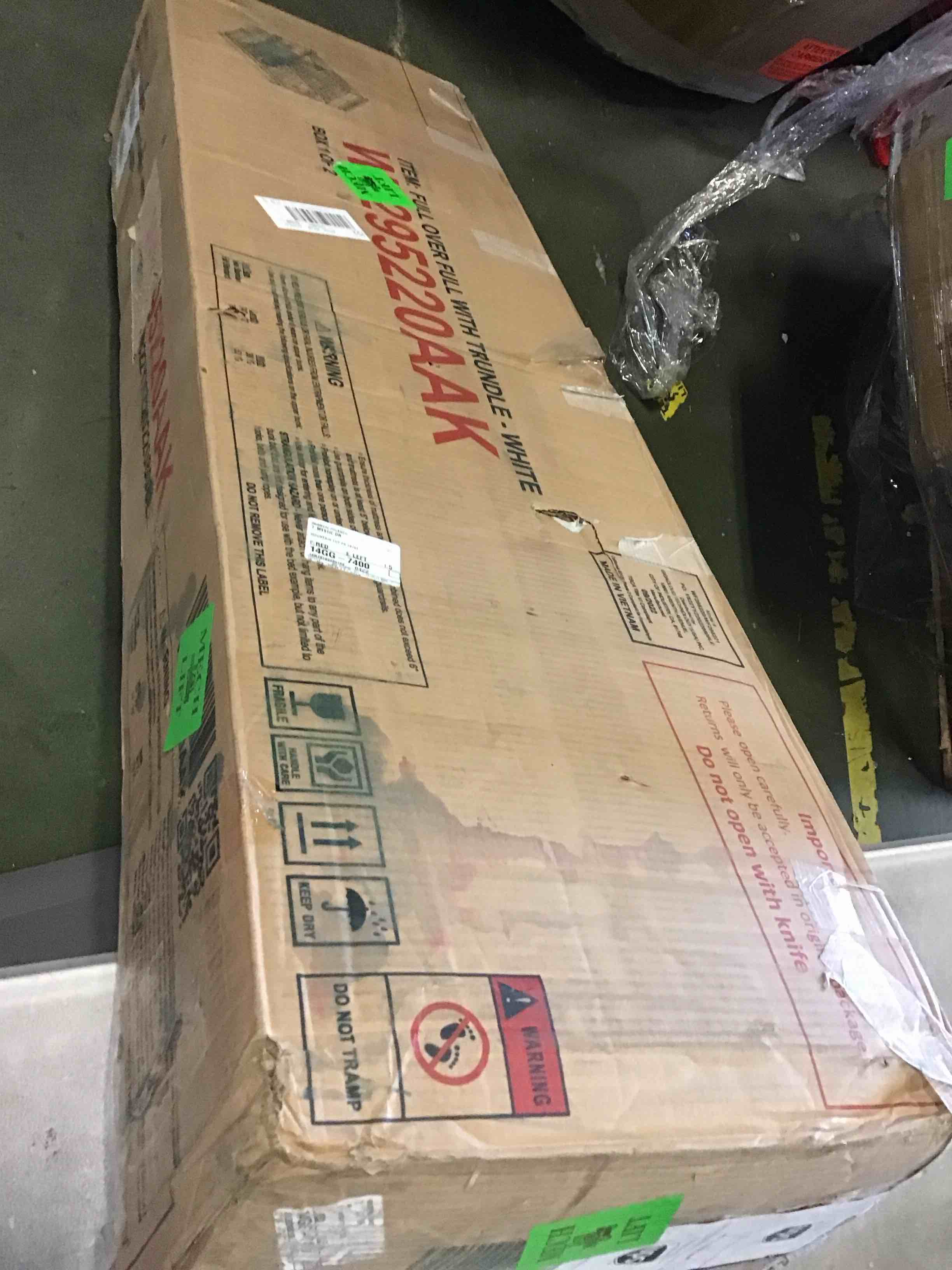 https://s3.amazonaws.com/lotting-images-prod/bidfta/BLU5347055_1702398623363.jpeg