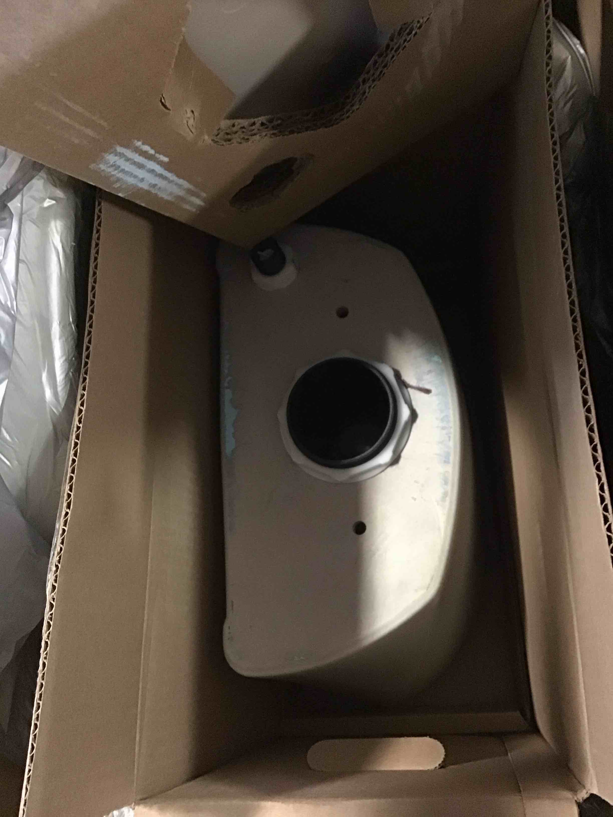 https://s3.amazonaws.com/lotting-images-prod/bidfta/BLU5347101_1702409352444.jpeg