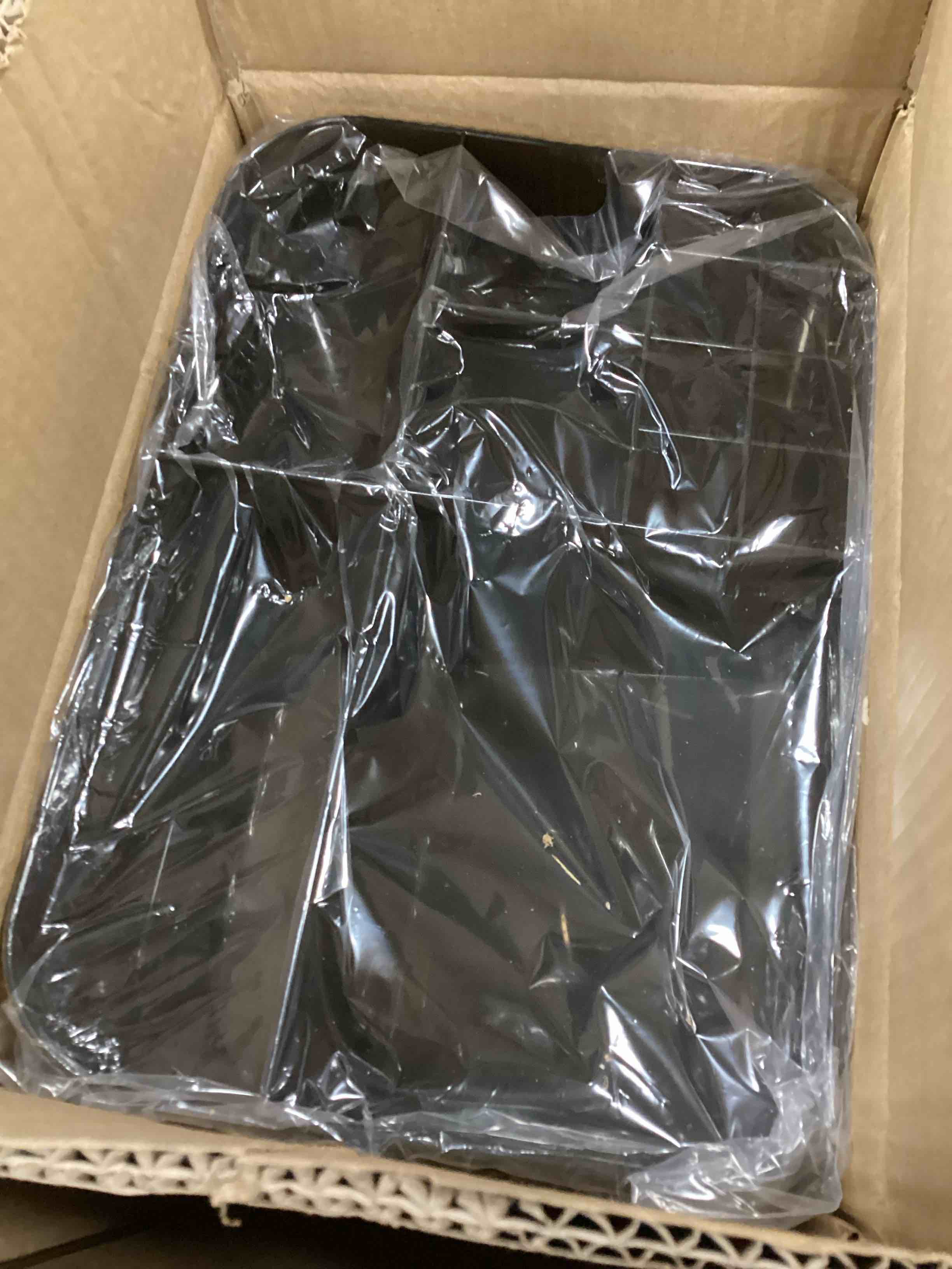 https://s3.amazonaws.com/lotting-images-prod/bidfta/BLU5348870_1704834840835.jpeg
