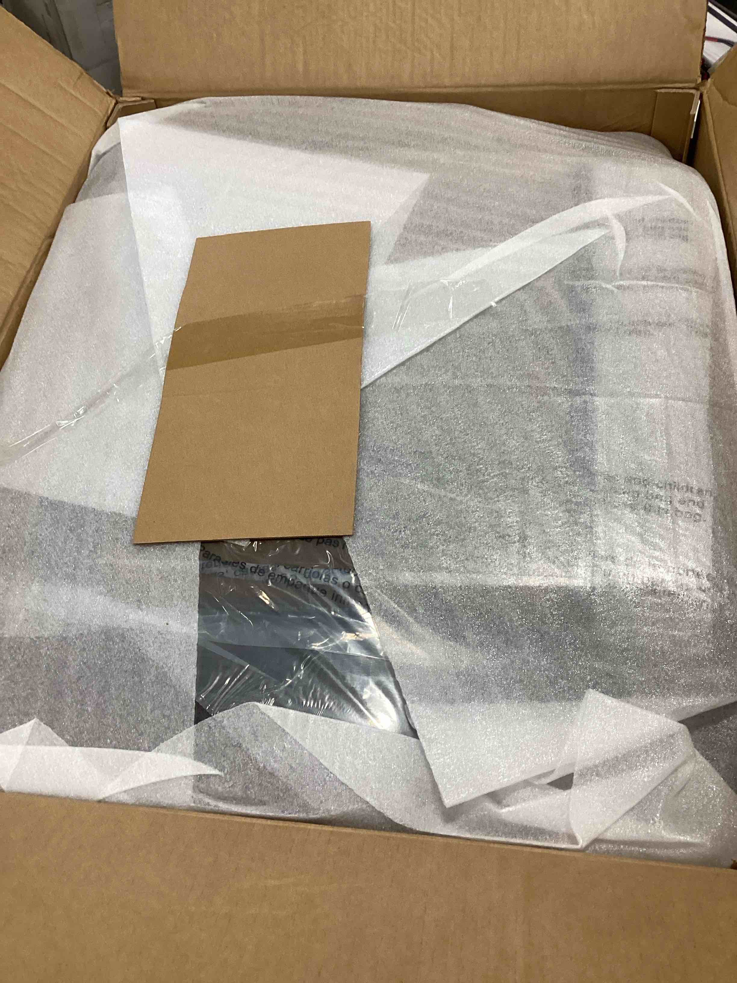 https://s3.amazonaws.com/lotting-images-prod/bidfta/BLU5349070_1704984373262.jpeg