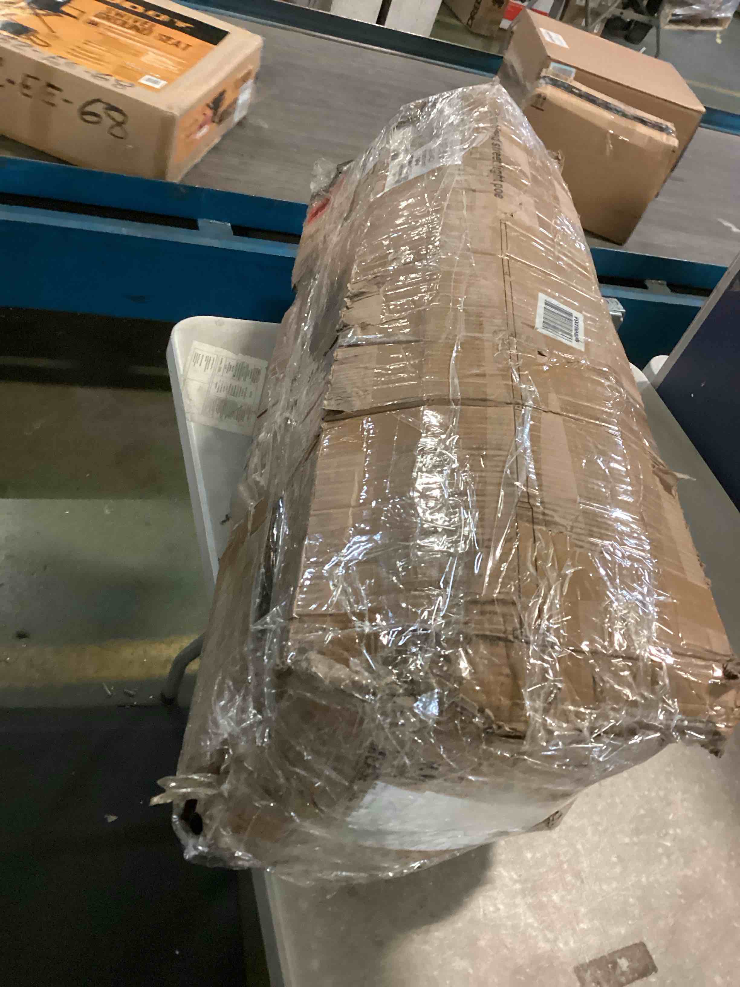 https://s3.amazonaws.com/lotting-images-prod/bidfta/BLU5349837_1701954767225.jpeg