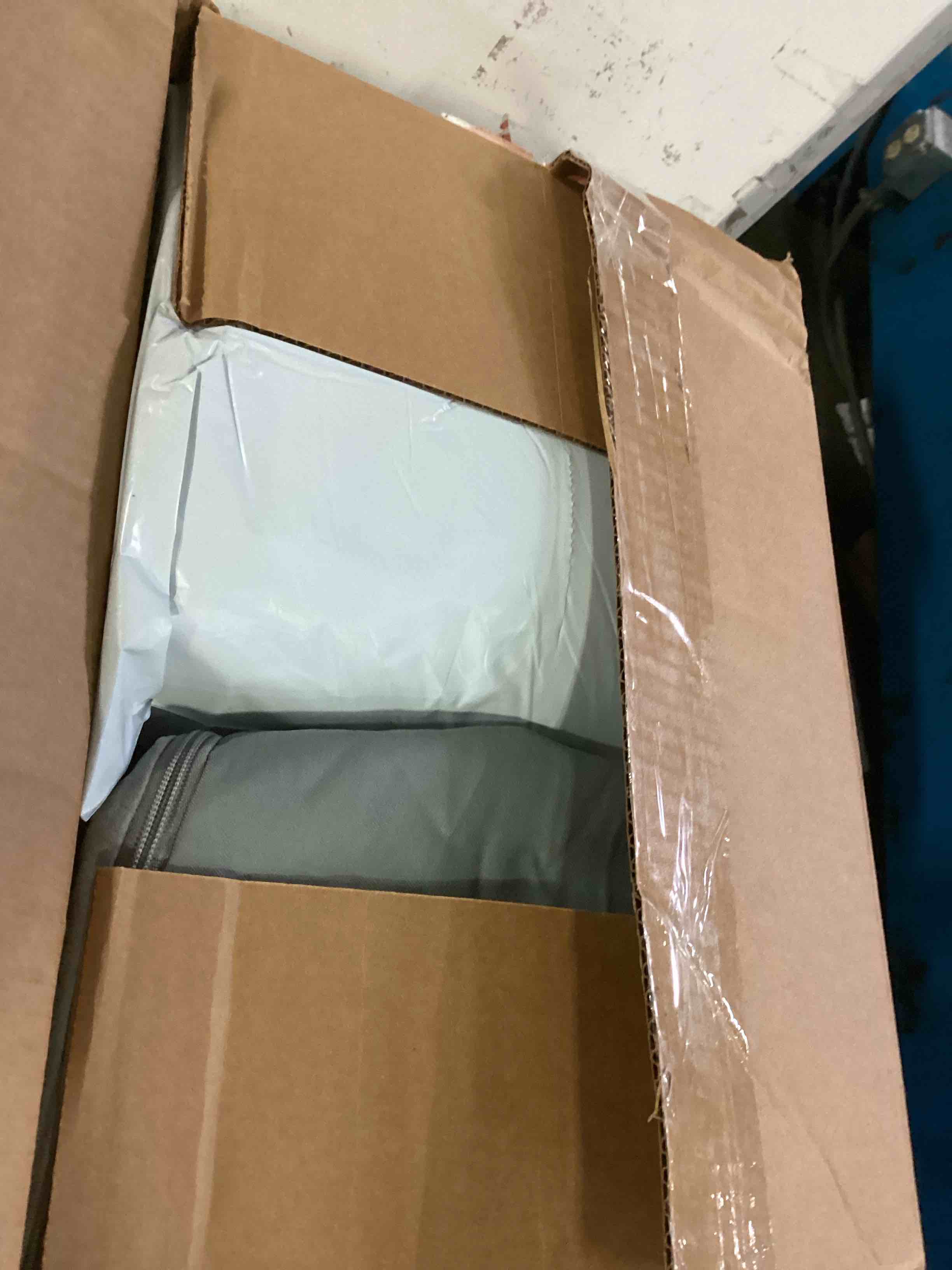 https://s3.amazonaws.com/lotting-images-prod/bidfta/BLU5350128_1702053034931.jpeg