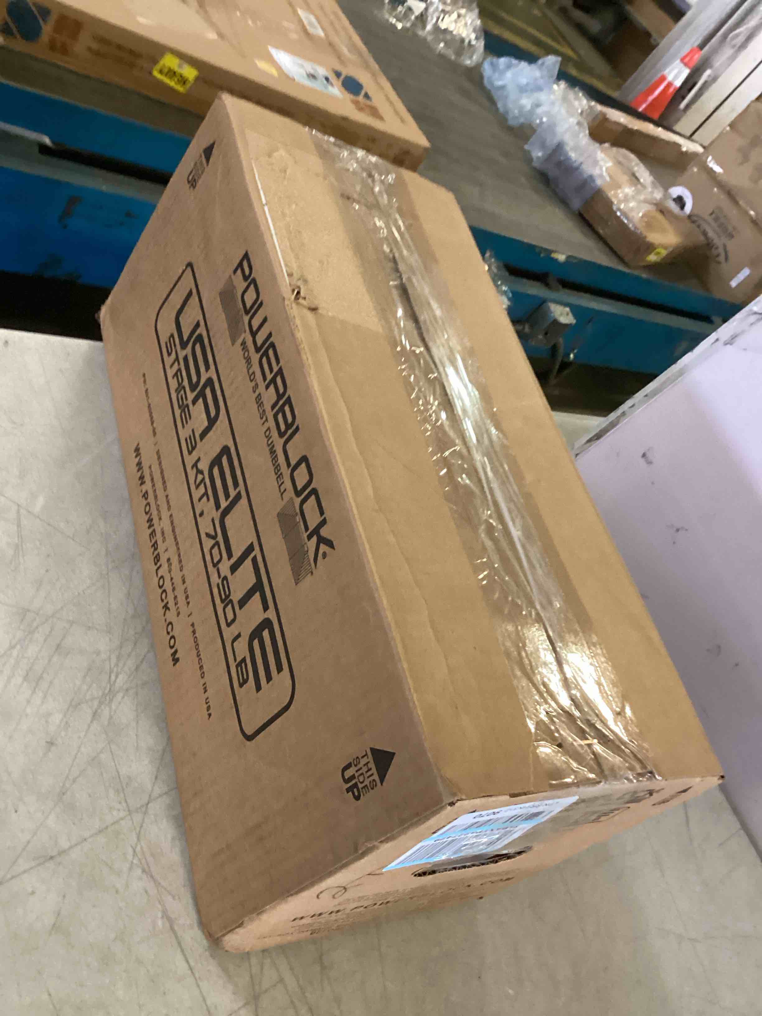 https://s3.amazonaws.com/lotting-images-prod/bidfta/BLU5350342_1702318862201.jpeg
