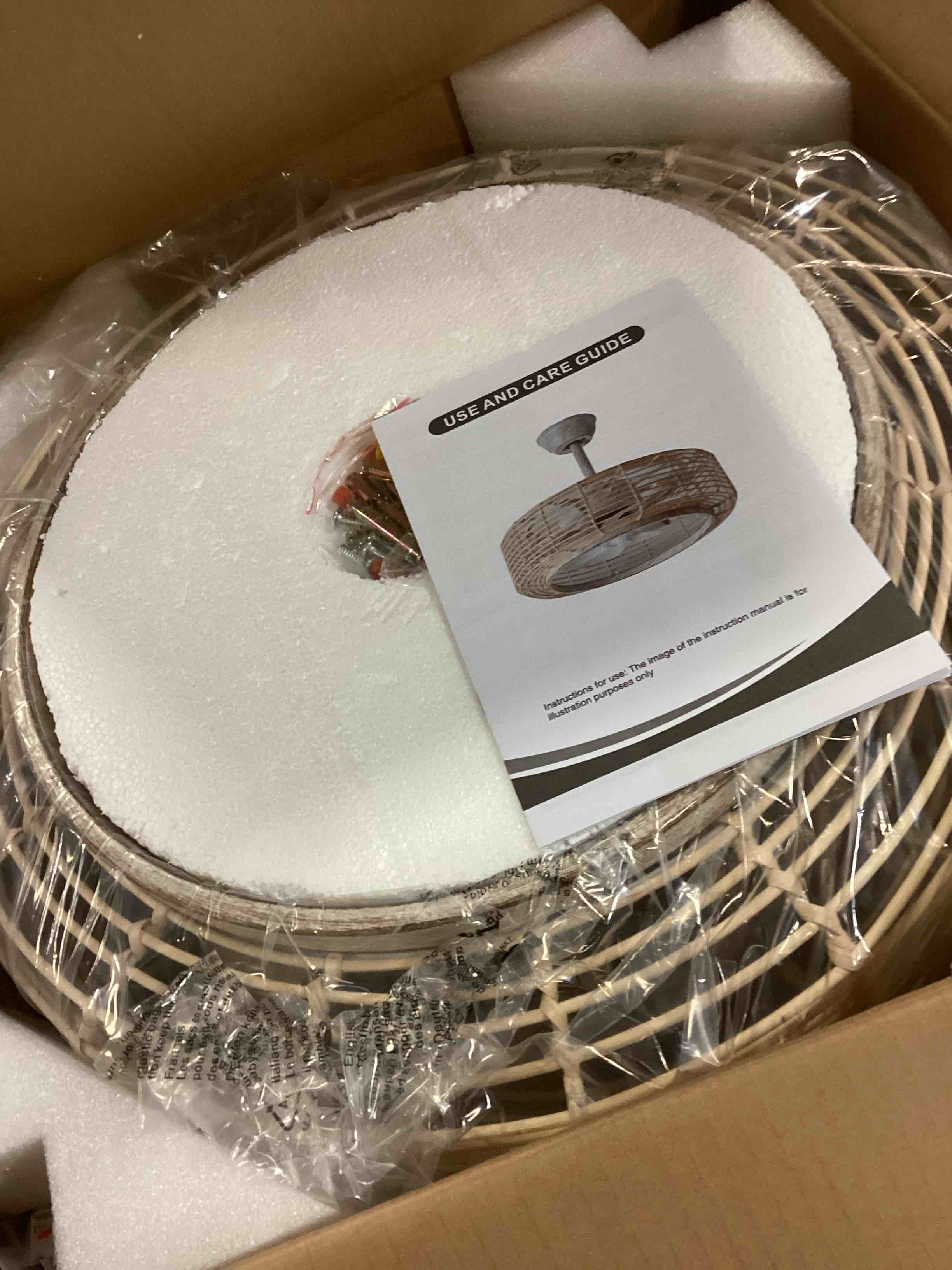 https://s3.amazonaws.com/lotting-images-prod/bidfta/BLU5350732_1702493784547.jpeg