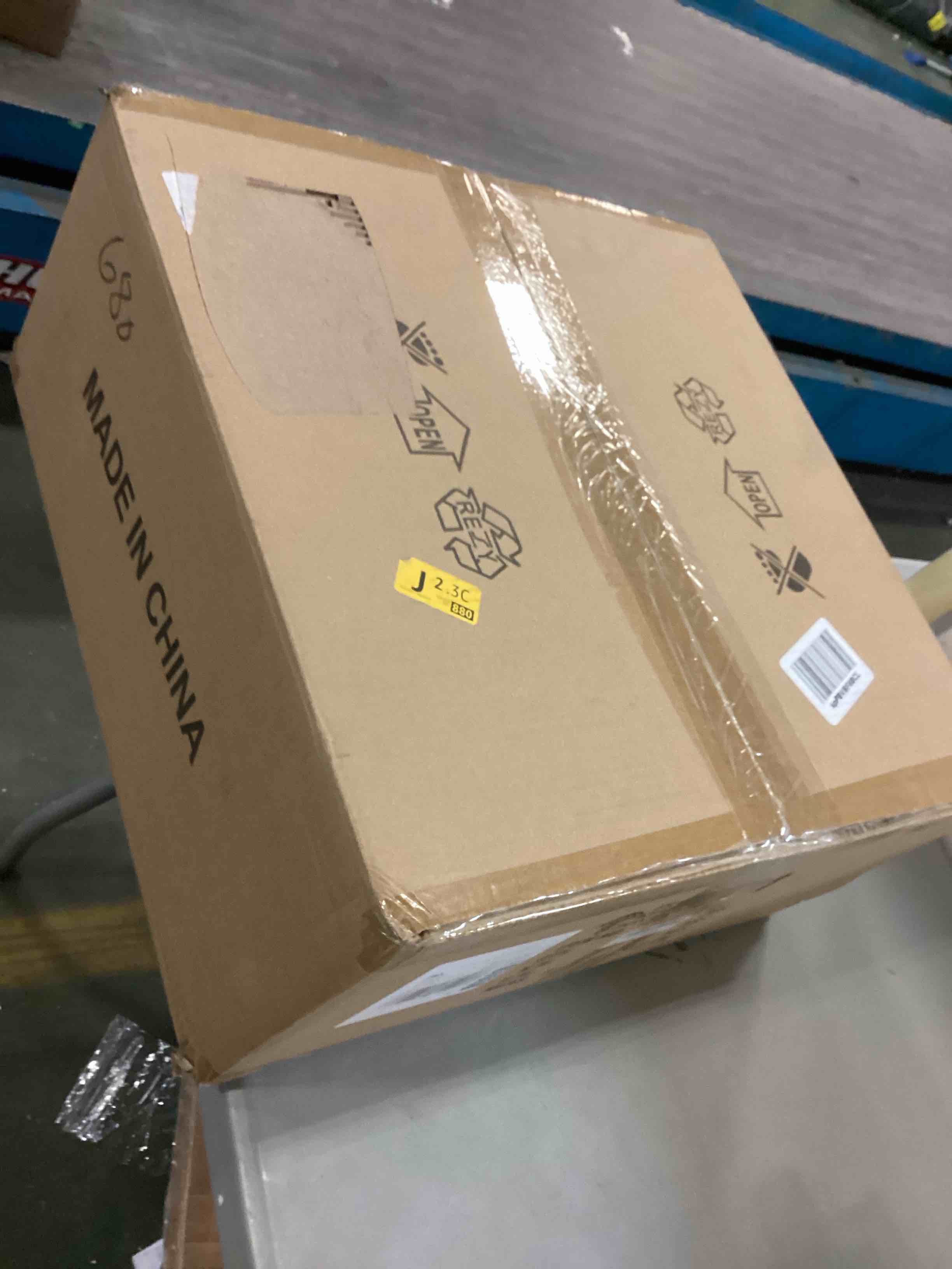 https://s3.amazonaws.com/lotting-images-prod/bidfta/BLU5350732_1702493798127.jpeg