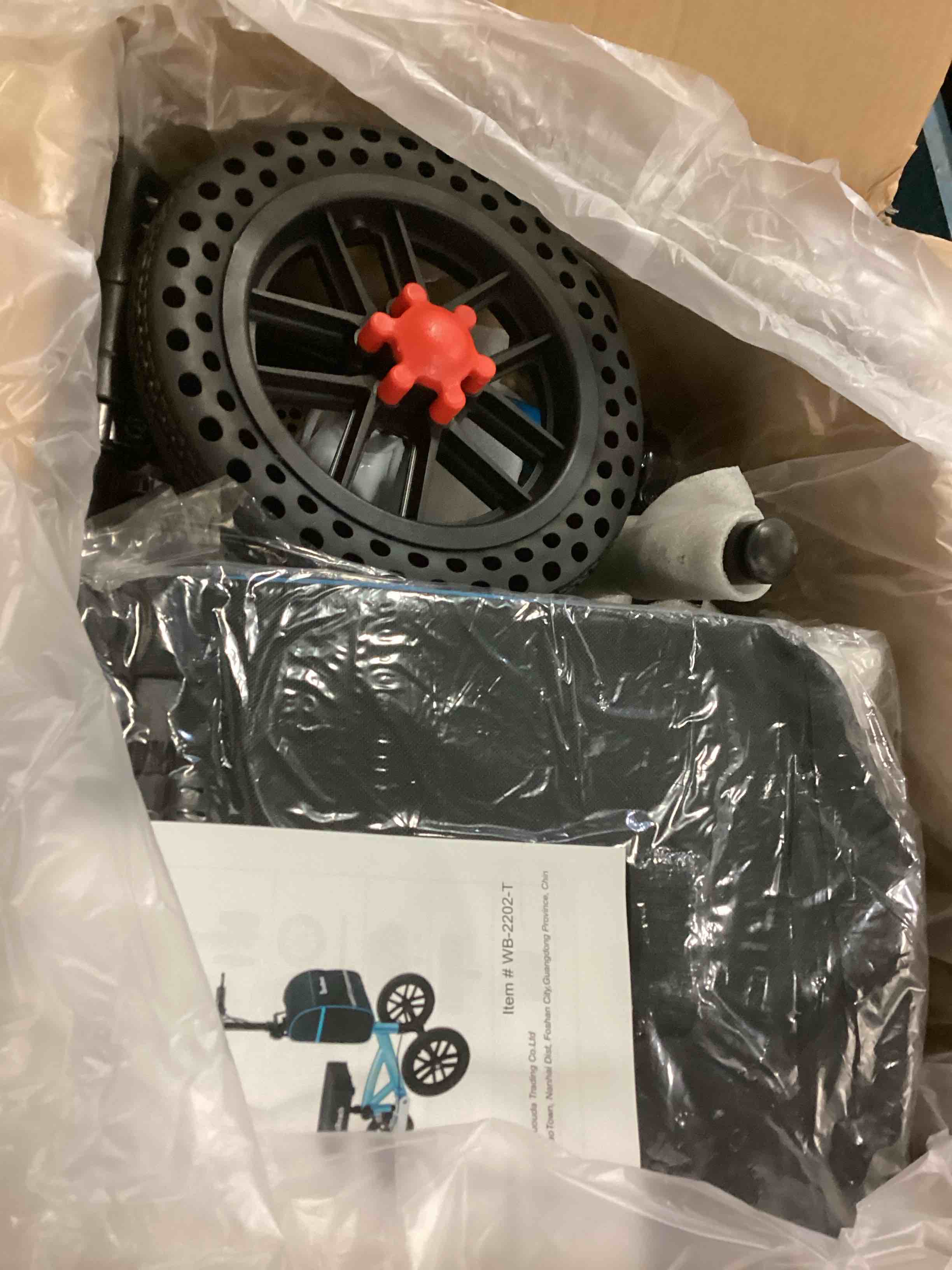 https://s3.amazonaws.com/lotting-images-prod/bidfta/BLU5350831_1702557729573.jpeg