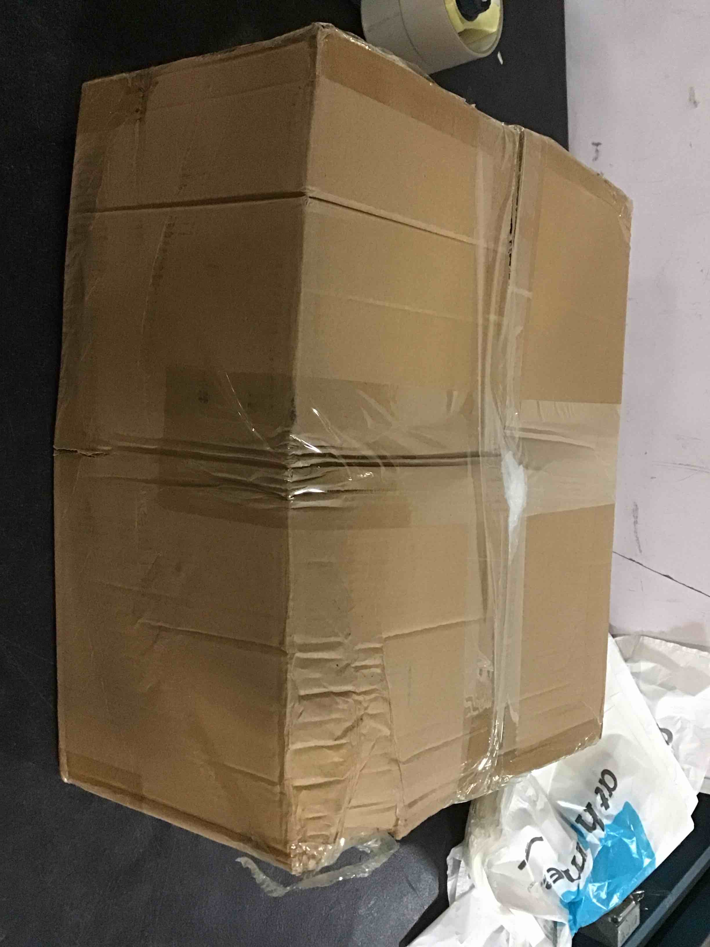 https://s3.amazonaws.com/lotting-images-prod/bidfta/BLU5354683_1701695314624.jpeg