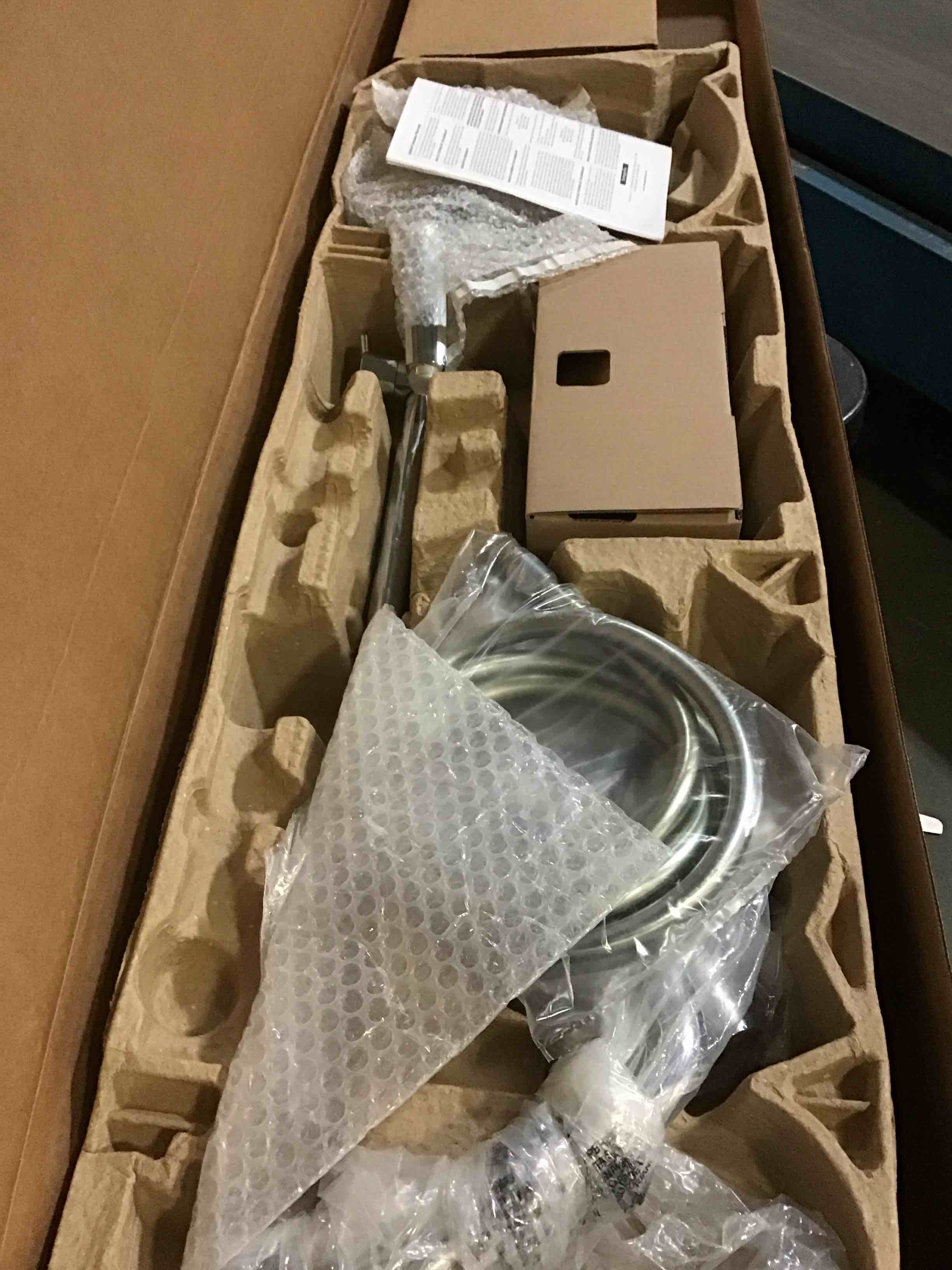 https://s3.amazonaws.com/lotting-images-prod/bidfta/BLU5354890_1701717126233.jpeg