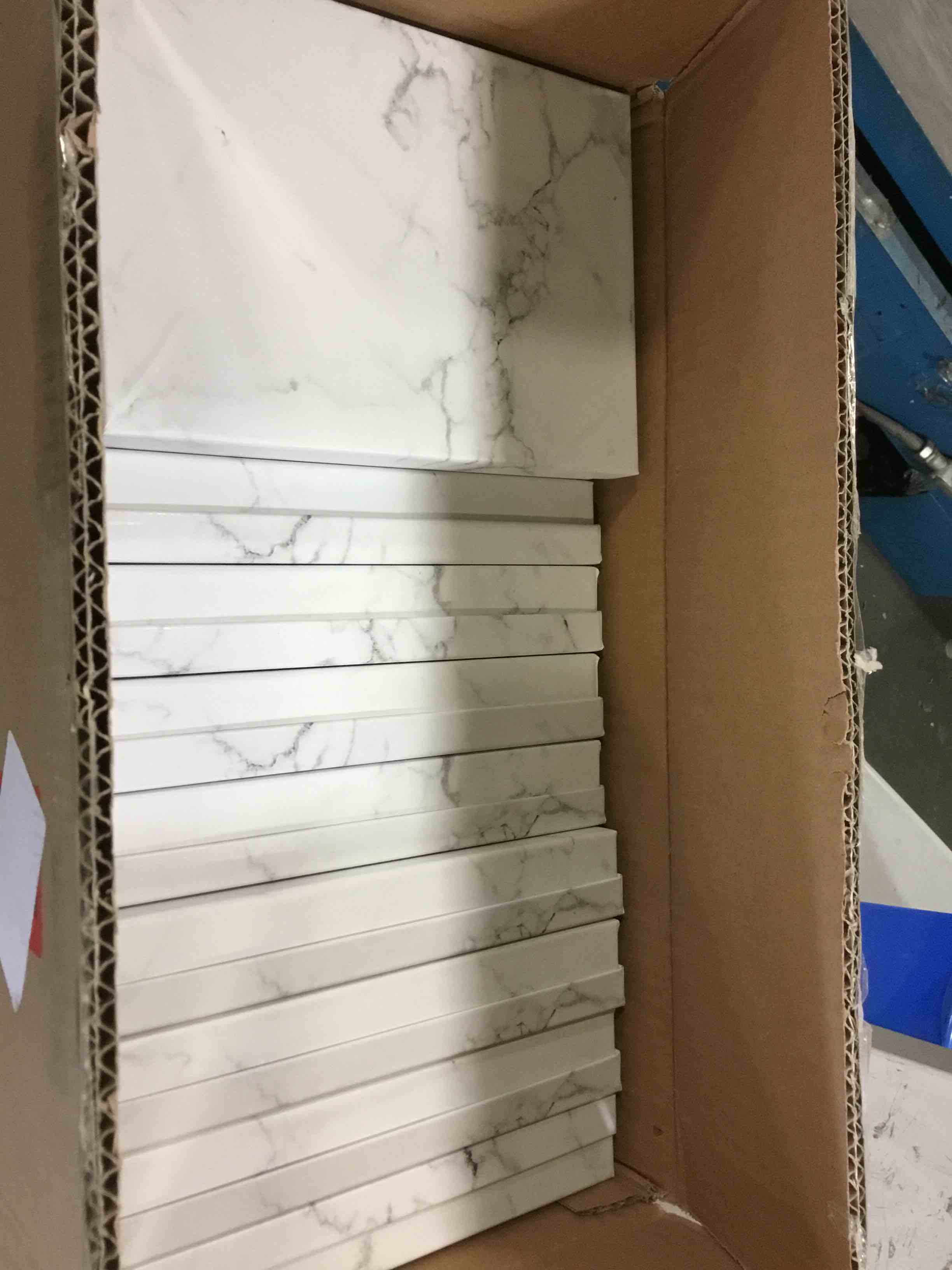 https://s3.amazonaws.com/lotting-images-prod/bidfta/BLU5355463_1701289126890.jpeg